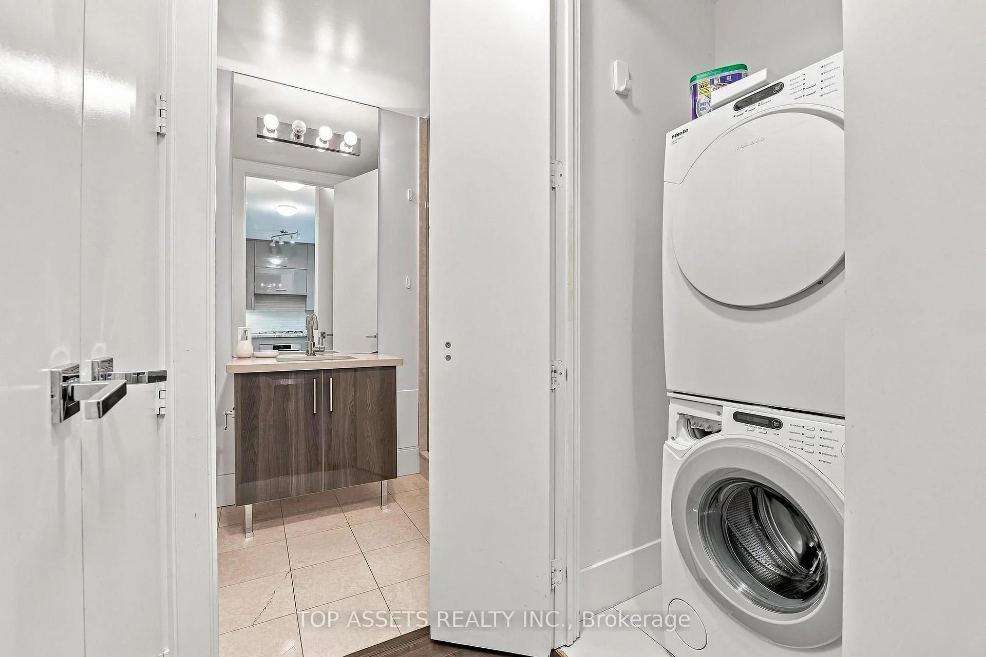 Photo 41 of Unit 919, 29 Queens Quay E, Toronto, Waterfront Communities — HOMEH