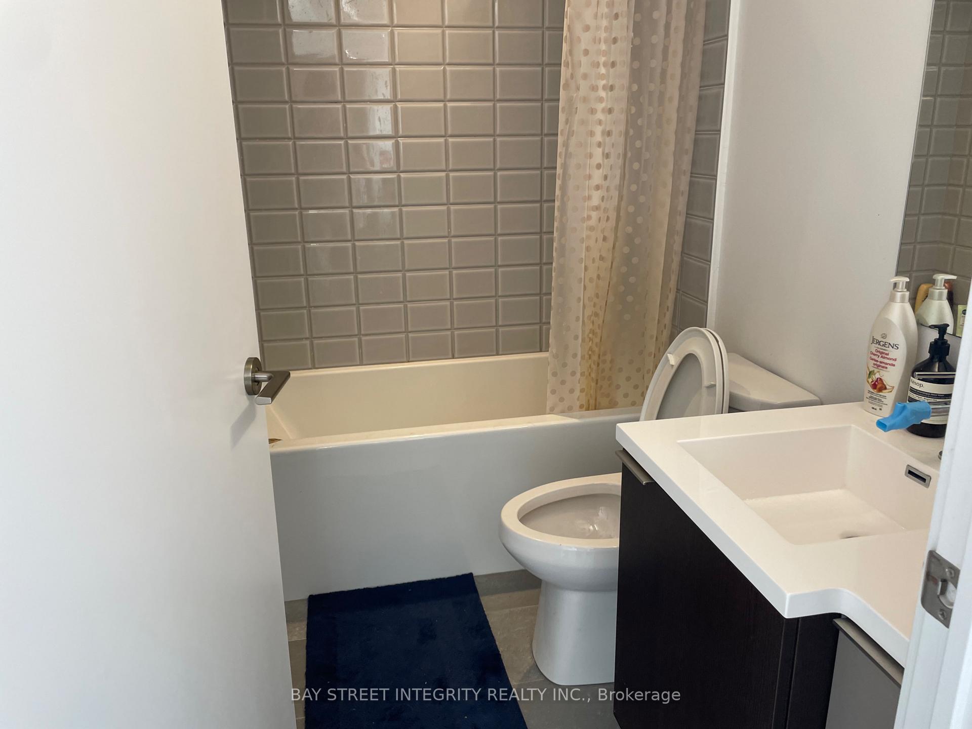 Photo 10 of Unit 2803, 203 College Street, Toronto, Kensington-Chinatown — HOMEH