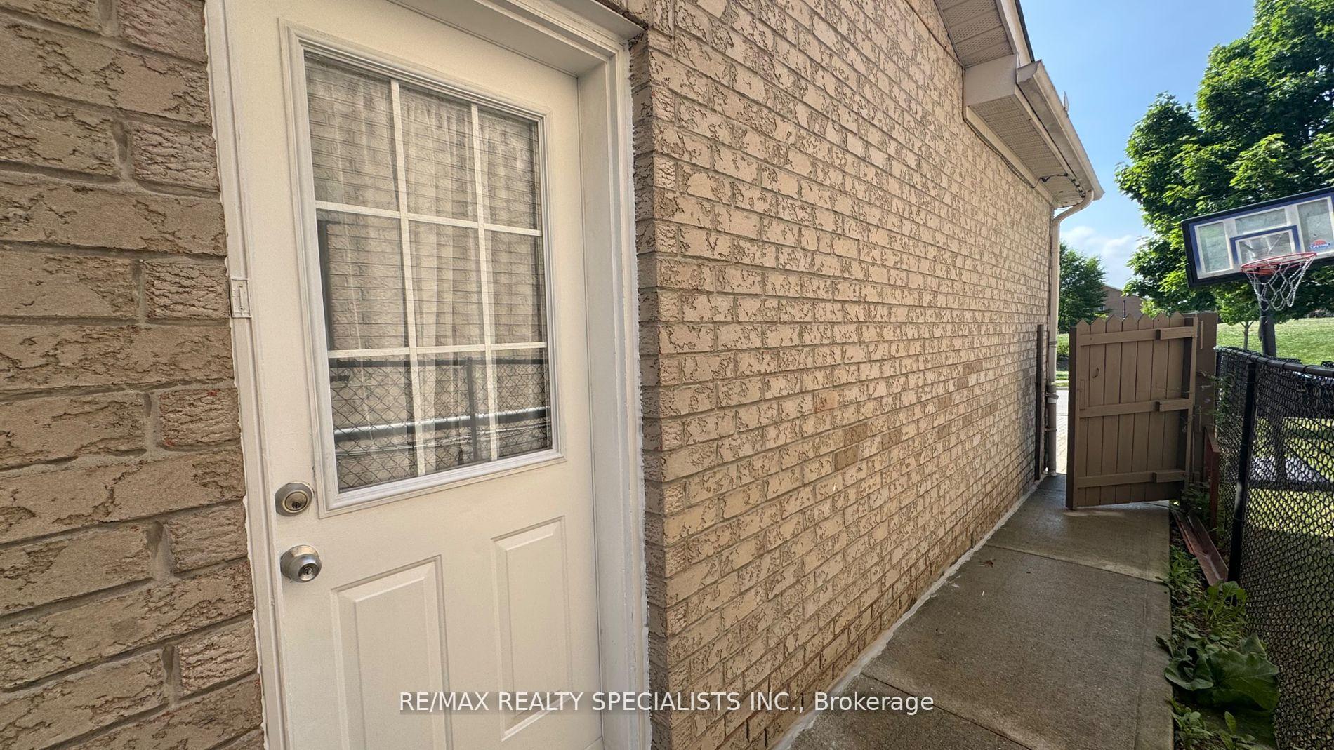 Photo 2 of Unit Lower 2-B, 3 Lennon Trail, Brampton, Fletcher's Creek South — HOMEH
