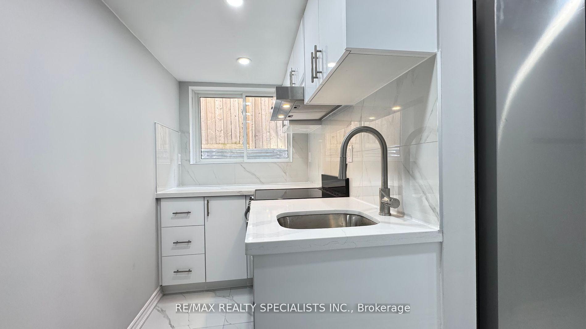 Photo 15 of Unit Lower 2-B, 3 Lennon Trail, Brampton, Fletcher's Creek South — HOMEH
