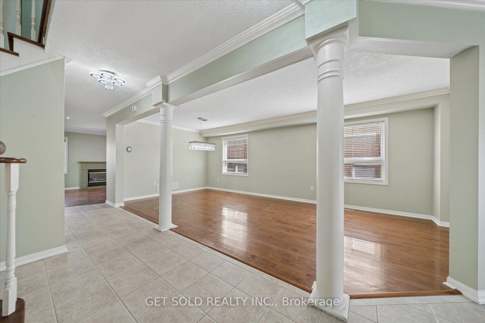 Photo 5 of 122 Medland Avenue, Whitby, Williamsburg — HOMEH
