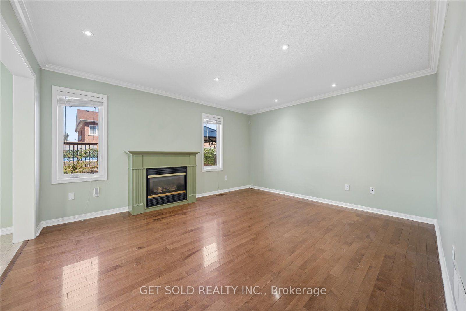 Photo 19 of 122 Medland Avenue, Whitby, Williamsburg — HOMEH