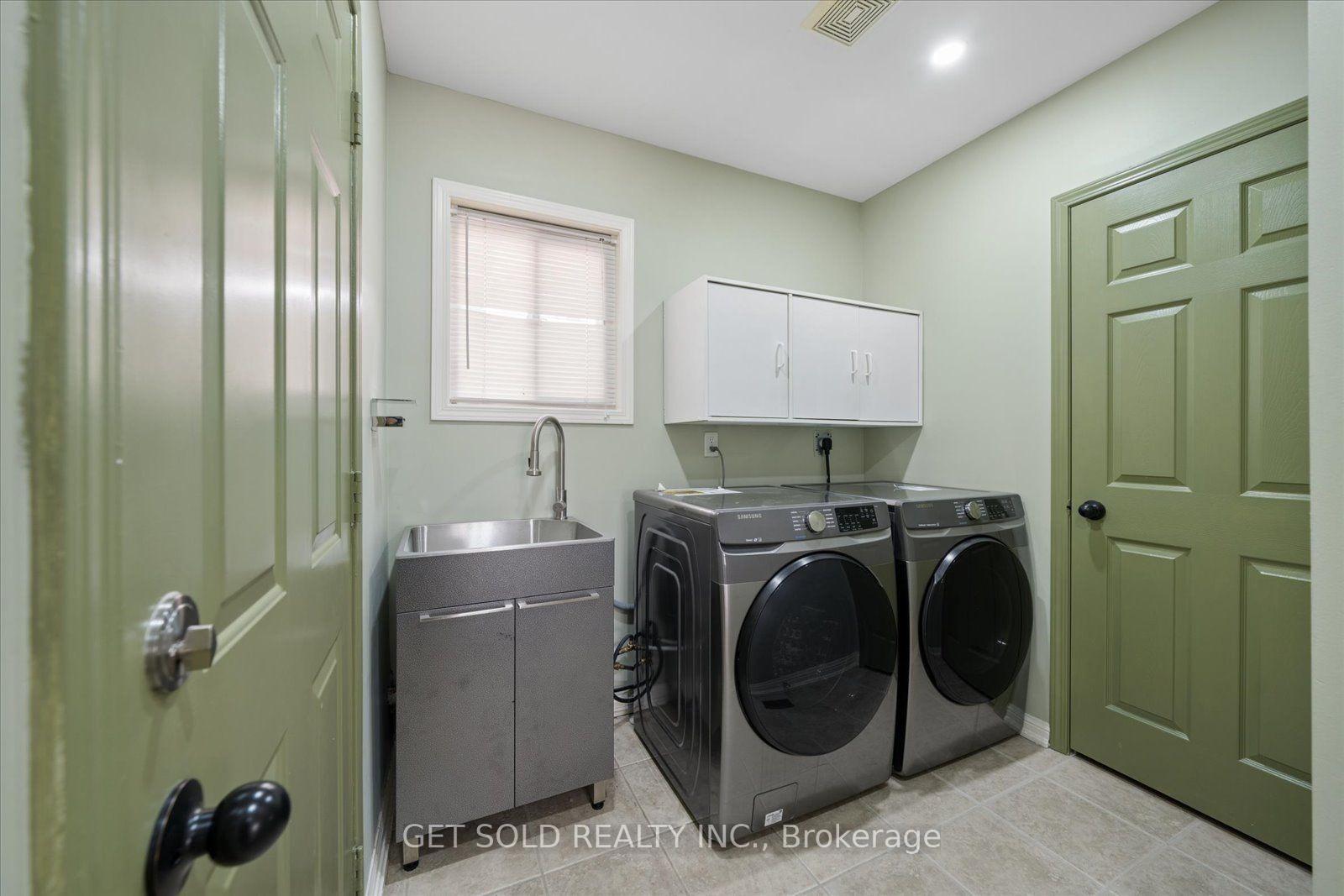 Photo 23 of 122 Medland Avenue, Whitby, Williamsburg — HOMEH