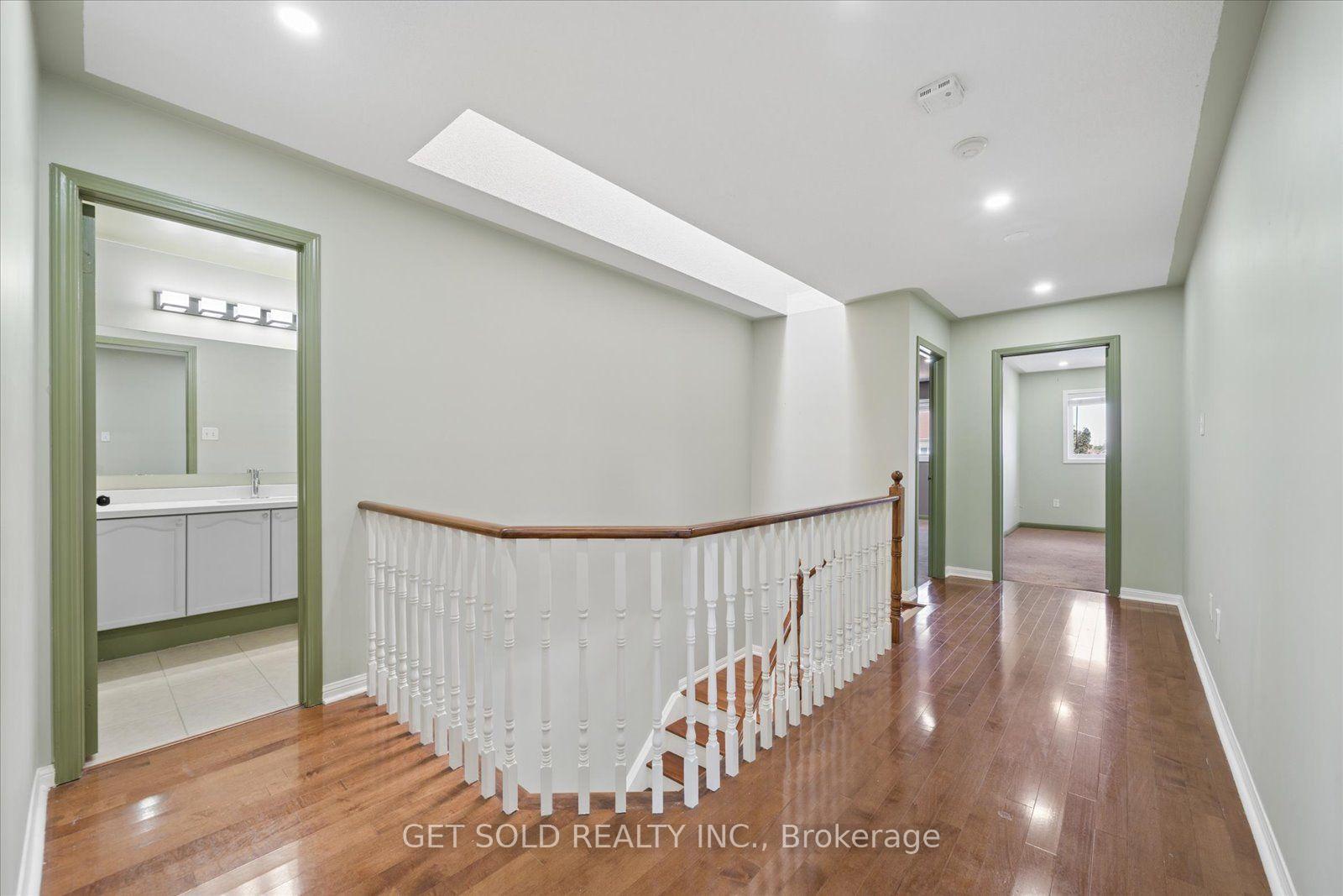 Photo 25 of 122 Medland Avenue, Whitby, Williamsburg — HOMEH