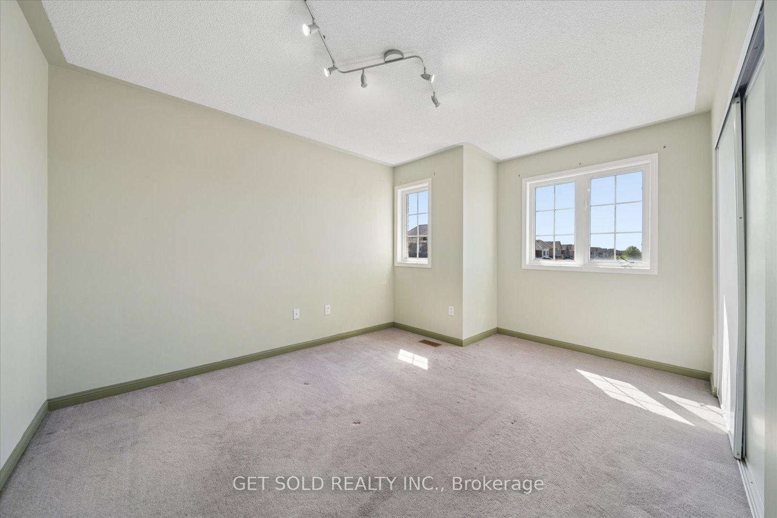 Photo 29 of 122 Medland Avenue, Whitby, Williamsburg — HOMEH