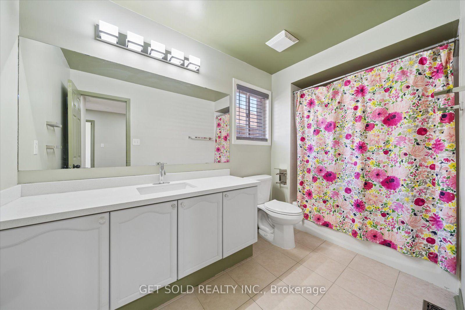 Photo 31 of 122 Medland Avenue, Whitby, Williamsburg — HOMEH