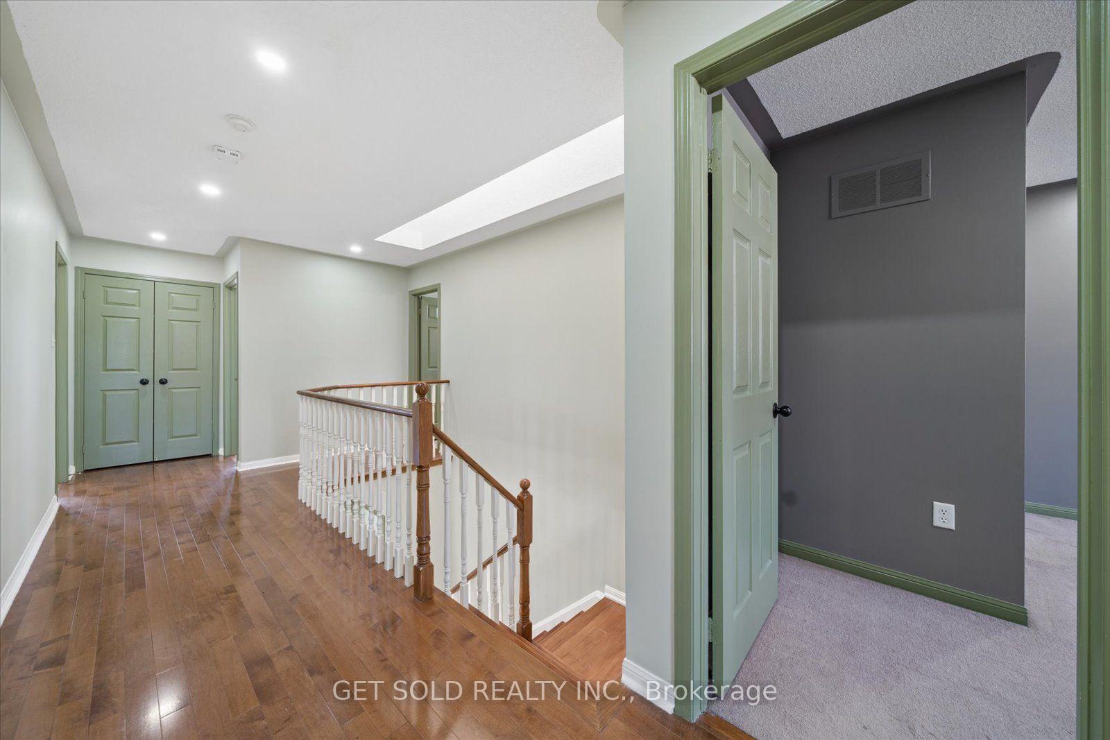 Photo 37 of 122 Medland Avenue, Whitby, Williamsburg — HOMEH