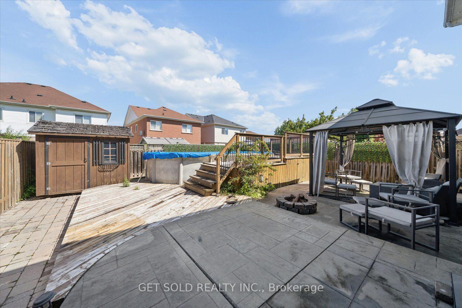 Photo 46 of 122 Medland Avenue, Whitby, Williamsburg — HOMEH
