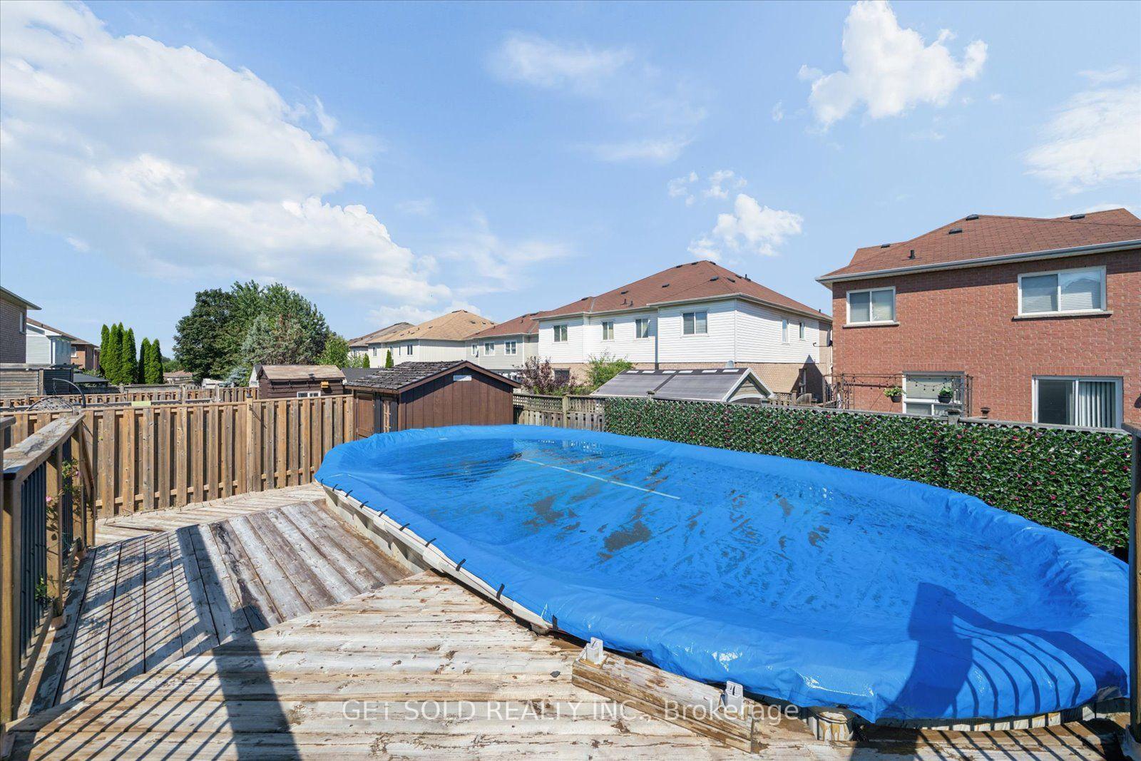 Photo 48 of 122 Medland Avenue, Whitby, Williamsburg — HOMEH