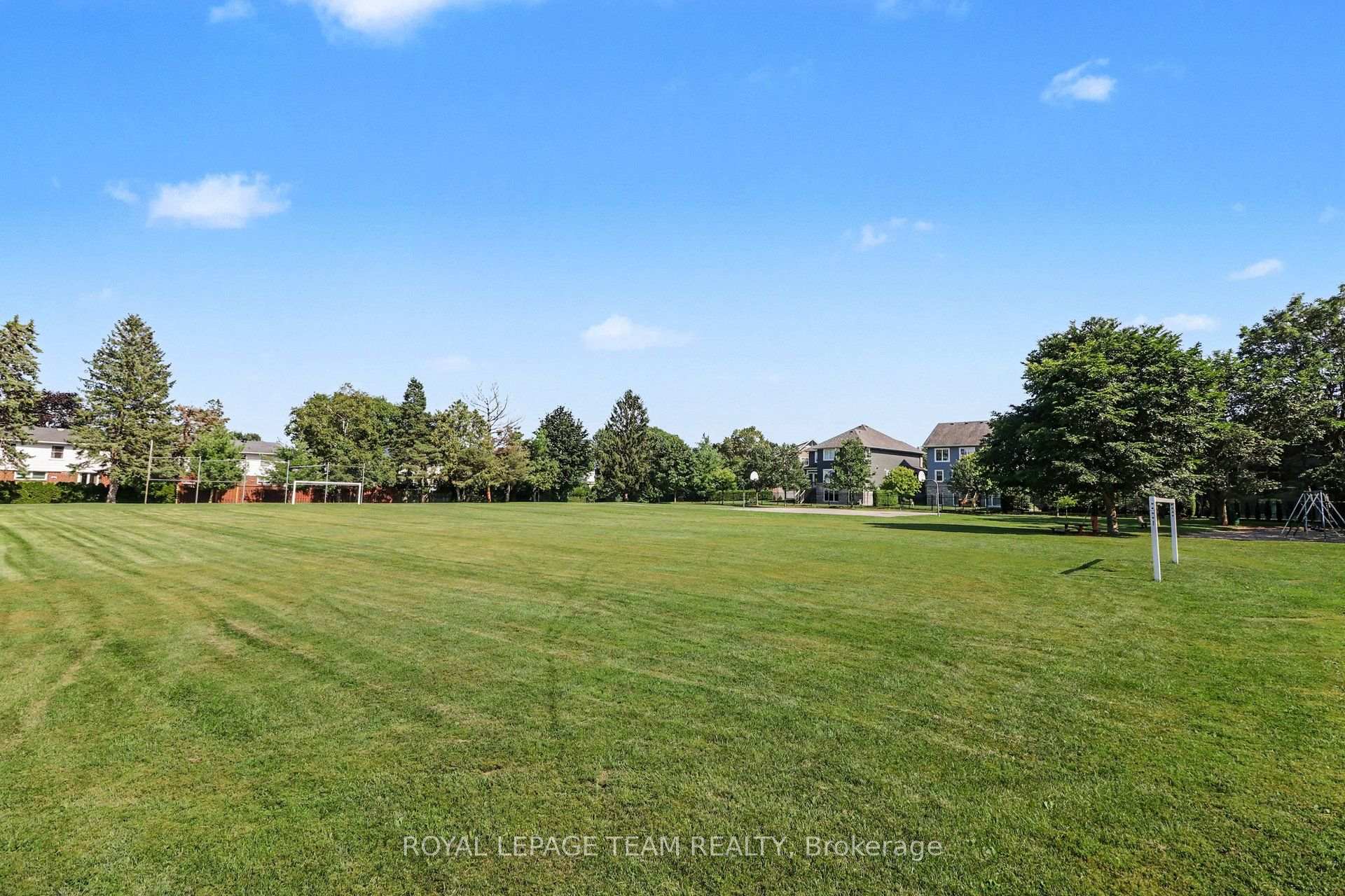 Photo 34 of 23 Sioux Crescent, Ottawa, Bruce Farm/Graham Park/Qualicum/Bellands — HOMEH