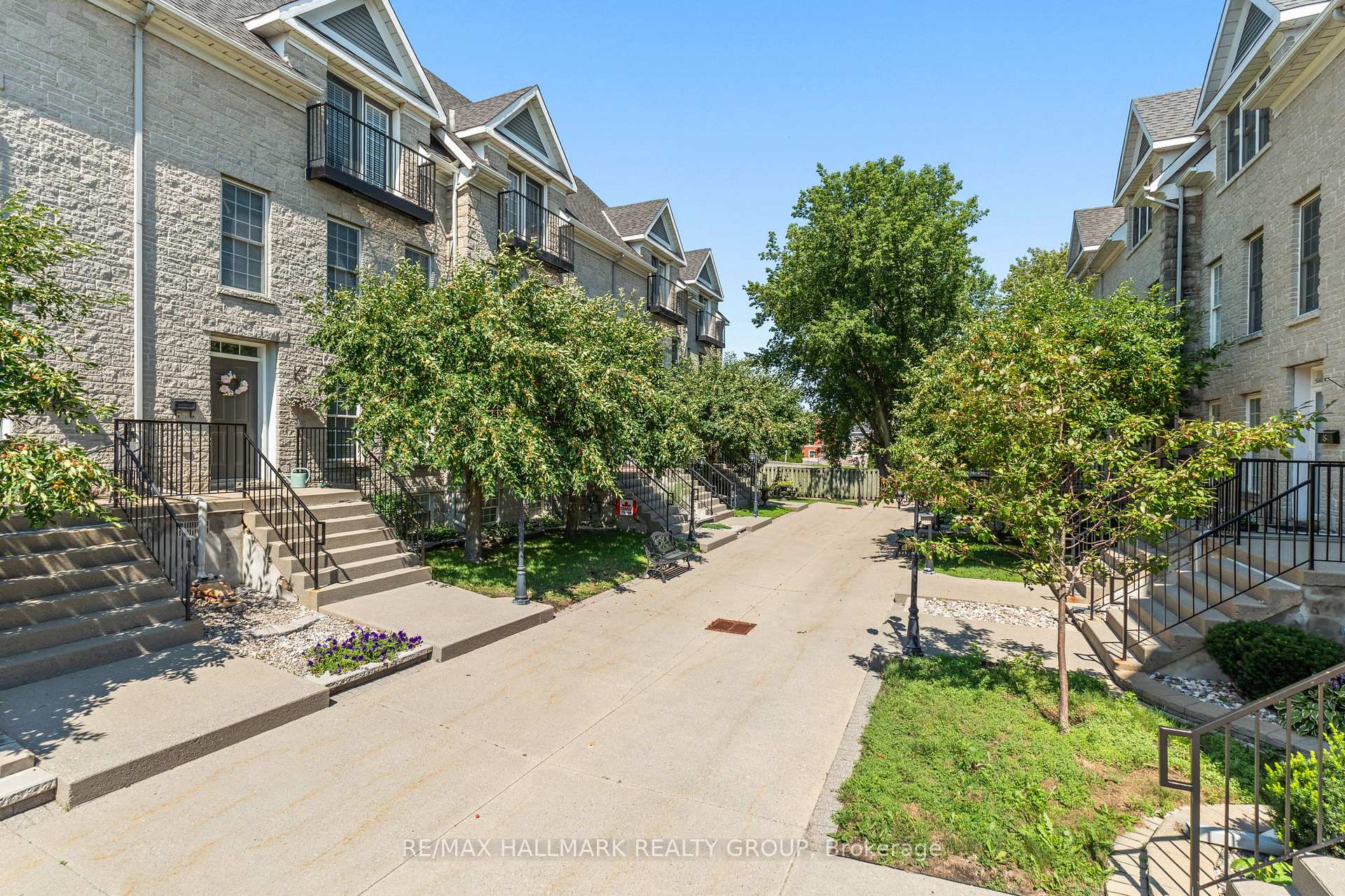 Photo 40 of 4 Sherman Lane, Brockville, Brockville — HOMEH