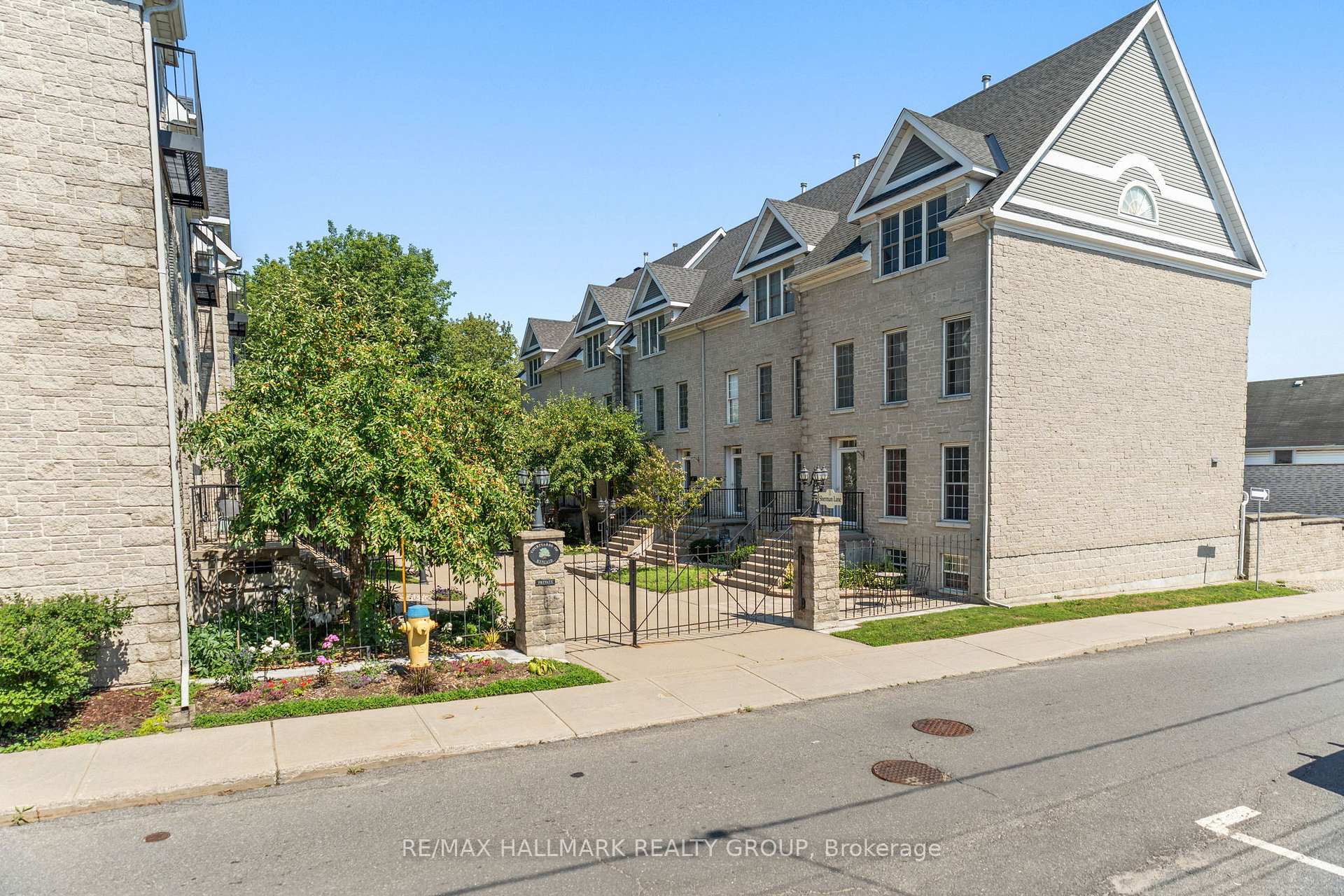 Photo 42 of 4 Sherman Lane, Brockville, Brockville — HOMEH