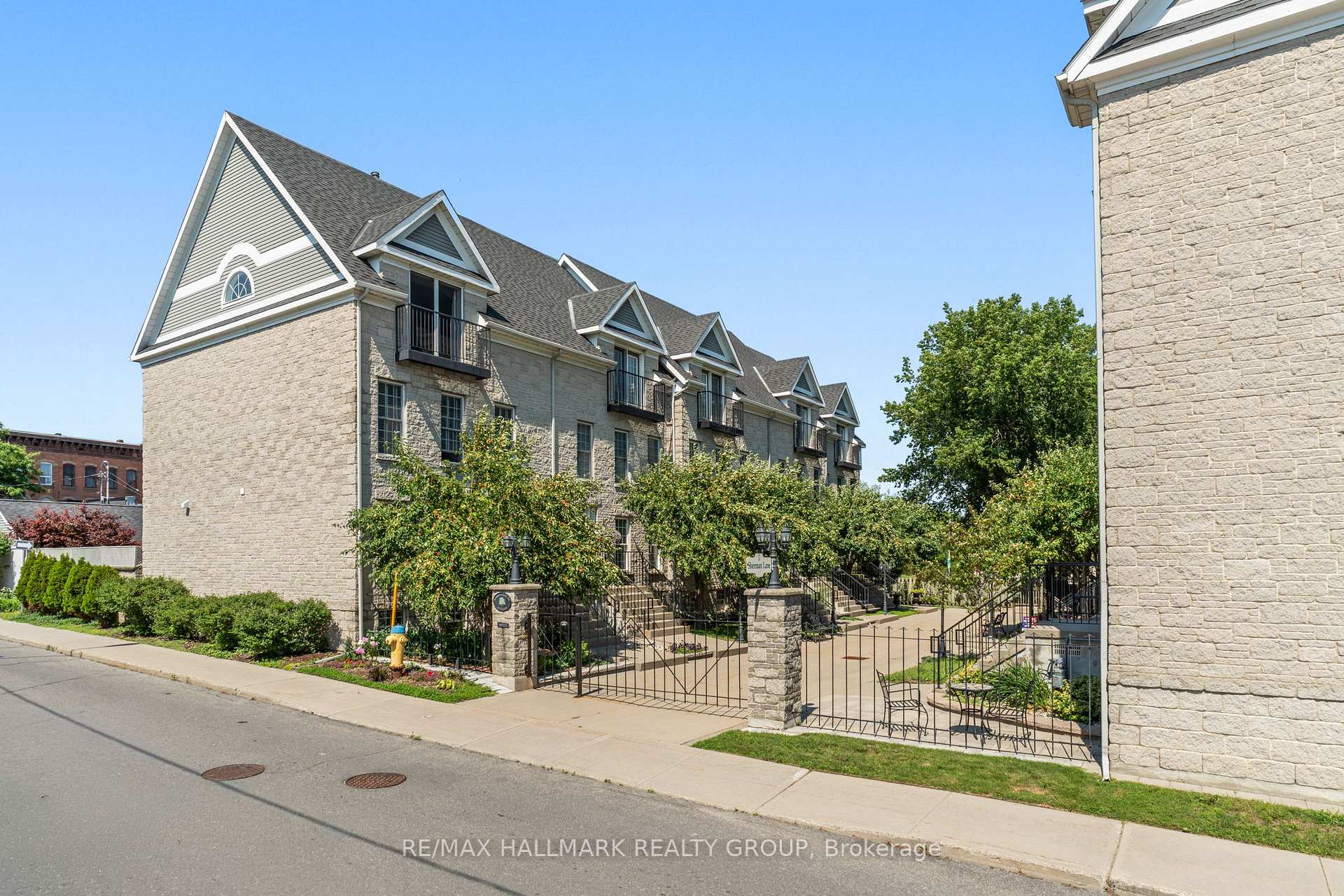 Photo 43 of 4 Sherman Lane, Brockville, Brockville — HOMEH