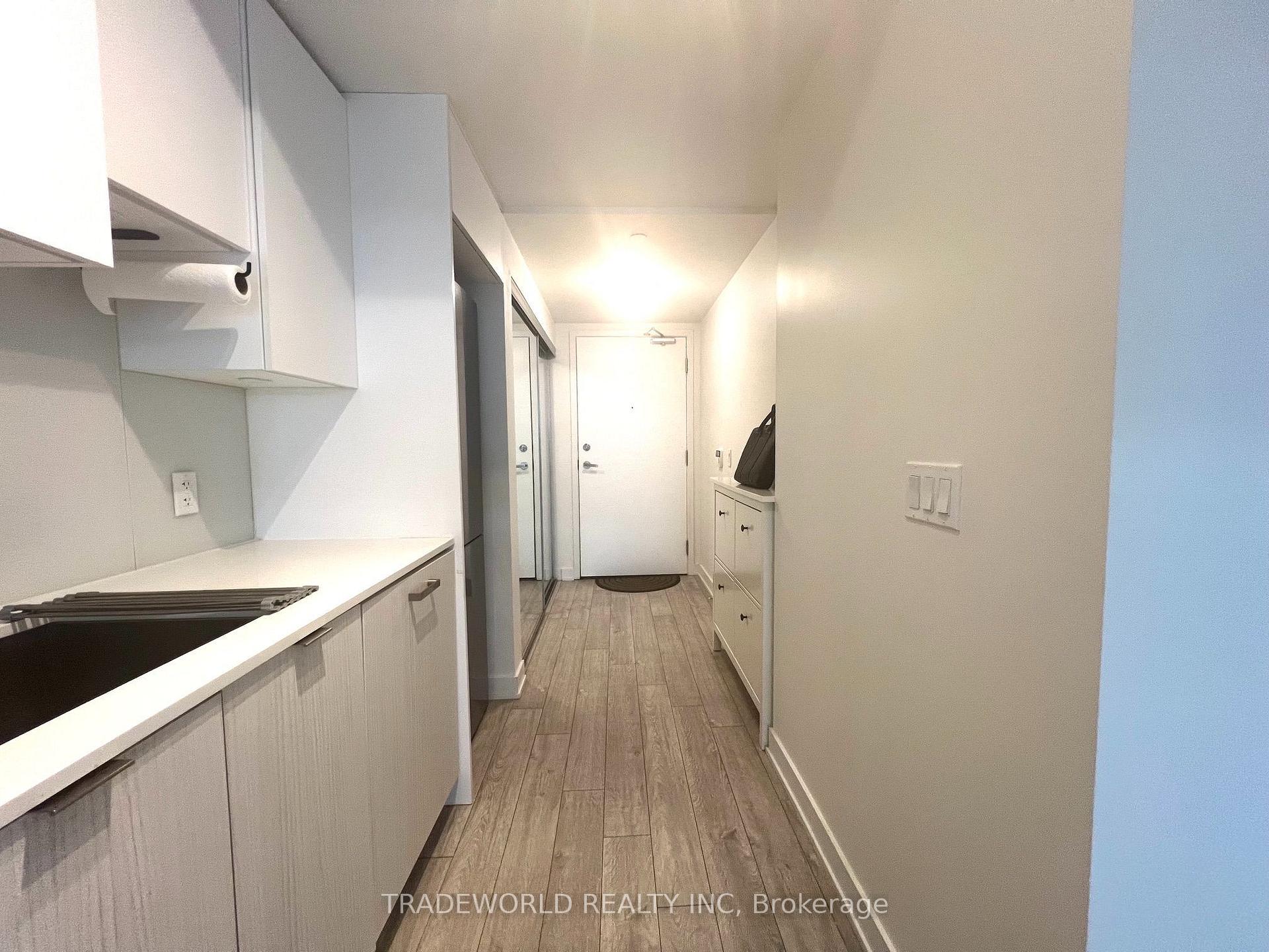 Photo 3 of Unit 2701, 195 Redpath Avenue, Toronto, Mount Pleasant West — HOMEH