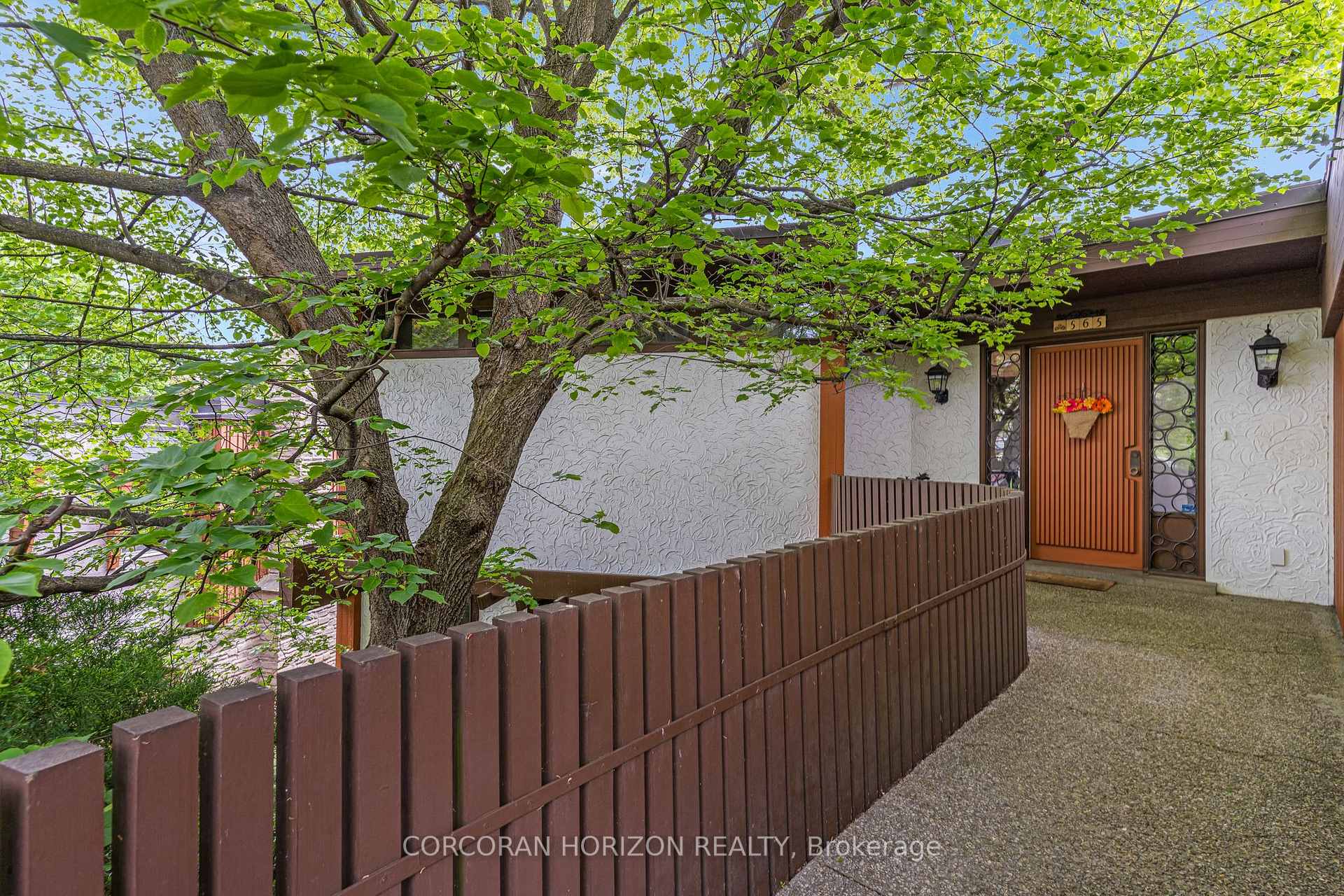Photo 1 of 565 Fountain Street S, Cambridge, Preston North — HOMEH