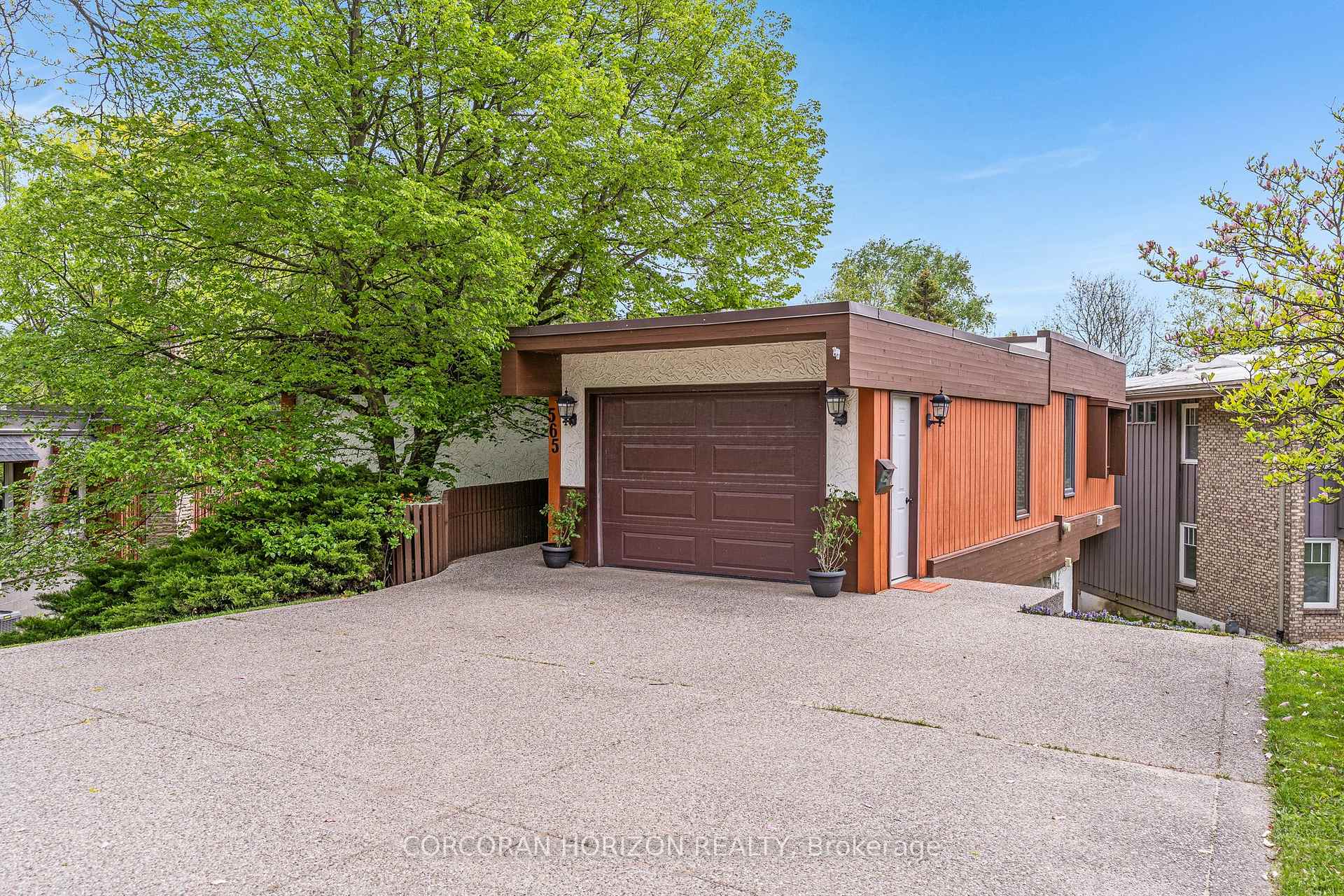 Photo 6 of 565 Fountain Street S, Cambridge, Preston North — HOMEH