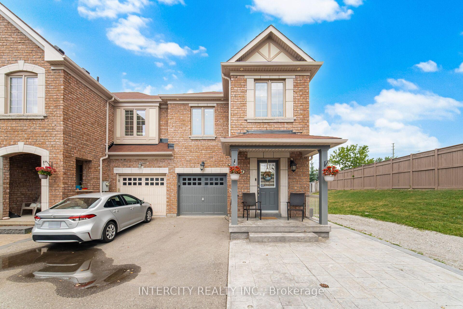 Photo 1 of 64 Coranto Way, Vaughan, Vellore Village — HOMEH