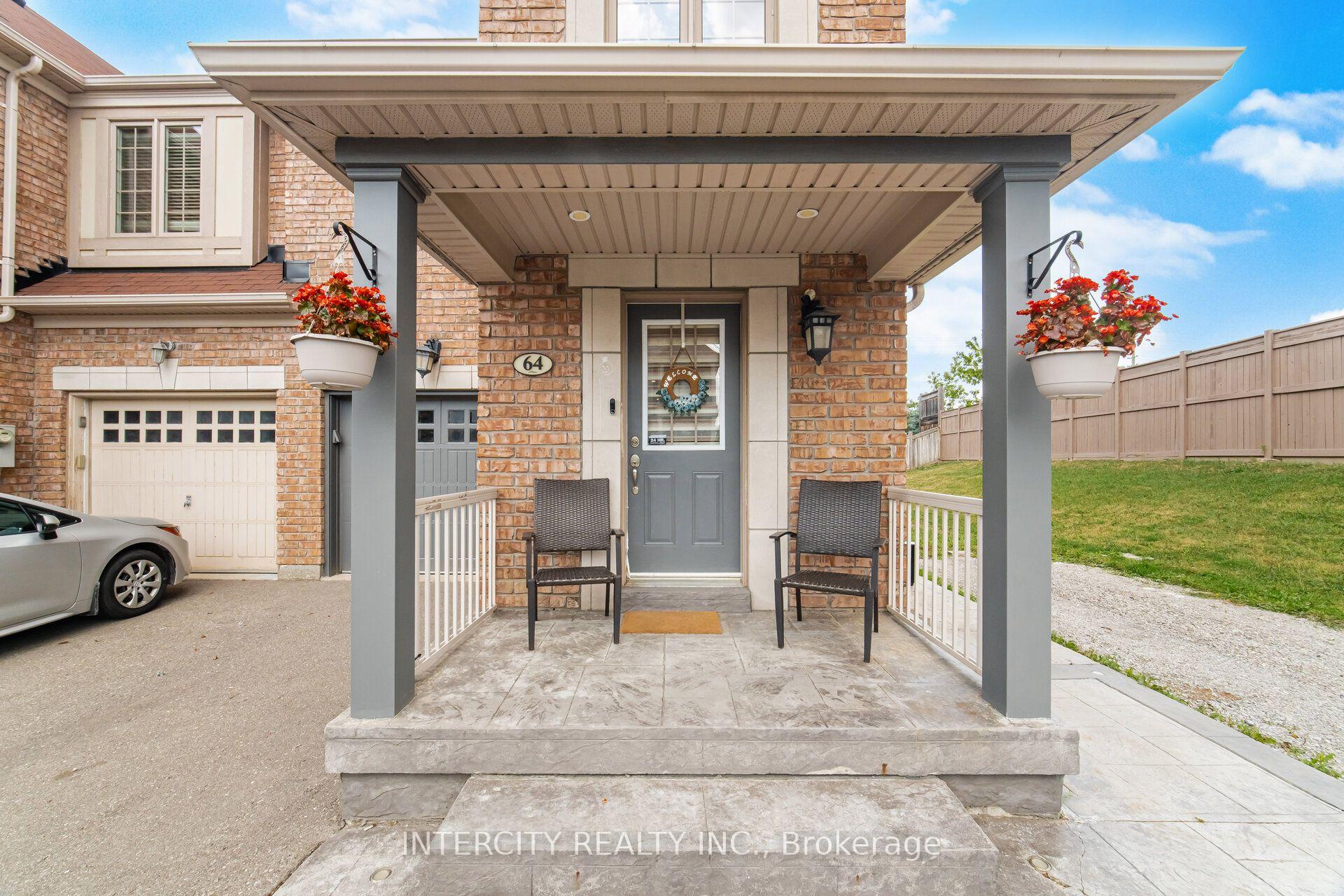 Photo 2 of 64 Coranto Way, Vaughan, Vellore Village — HOMEH