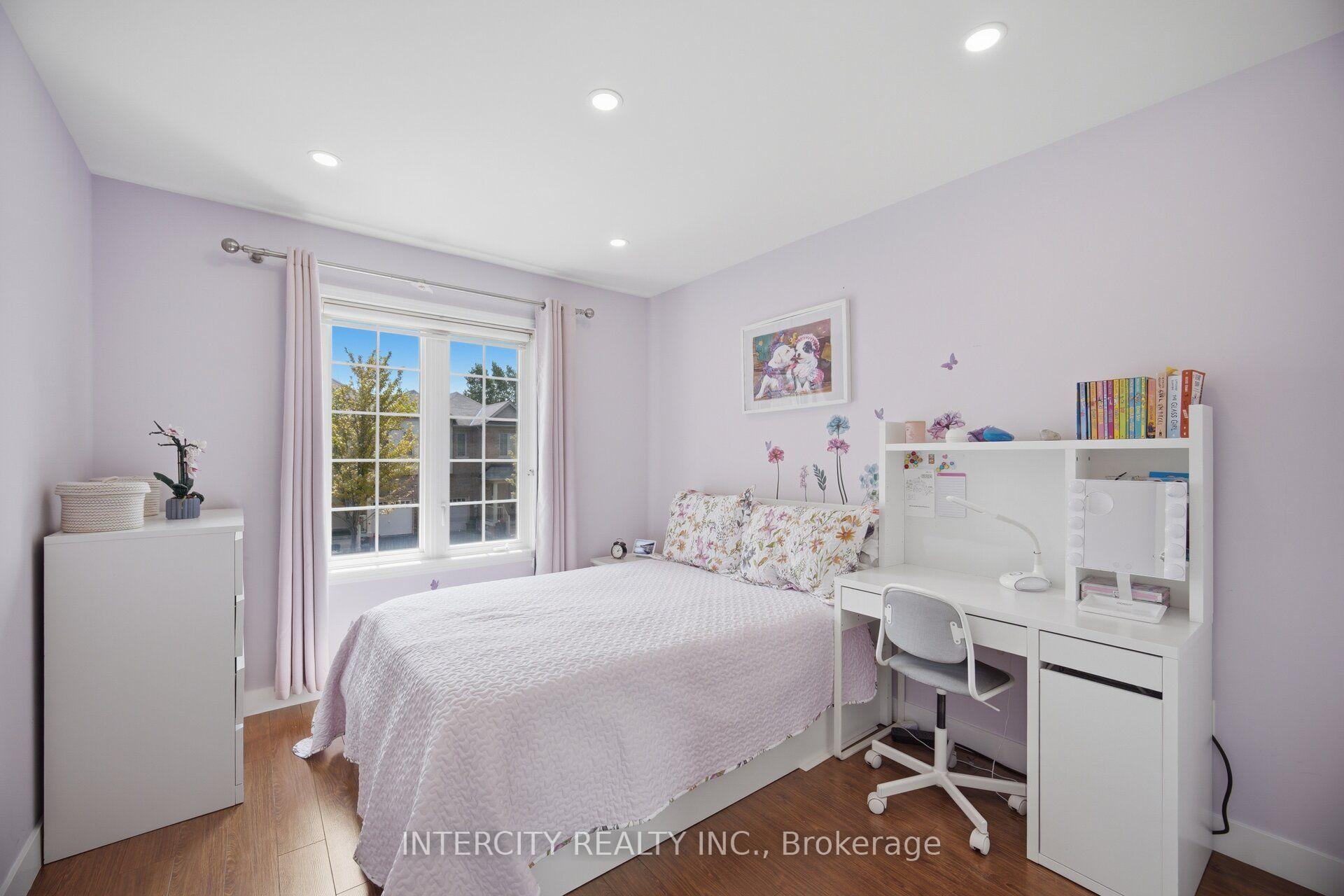 Photo 9 of 64 Coranto Way, Vaughan, Vellore Village — HOMEH