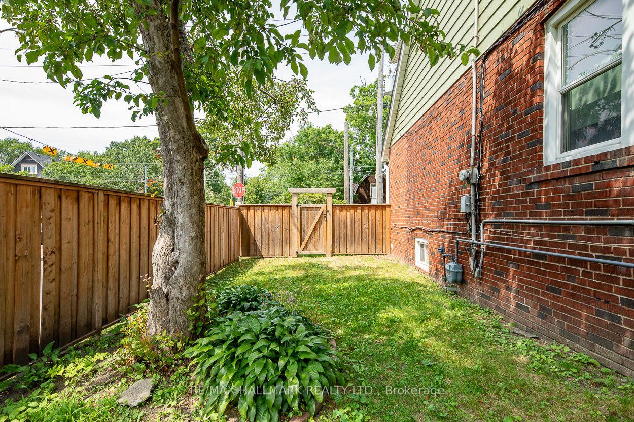 Photo 11 of Unit Upper, 2159 Gerrard Street E, Toronto, East End-Danforth — HOMEH