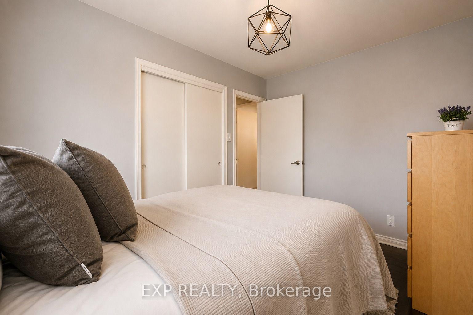 Photo 21 of 33 Fairlawn Road, Kitchener, Vanier - Kitchener — HOMEH