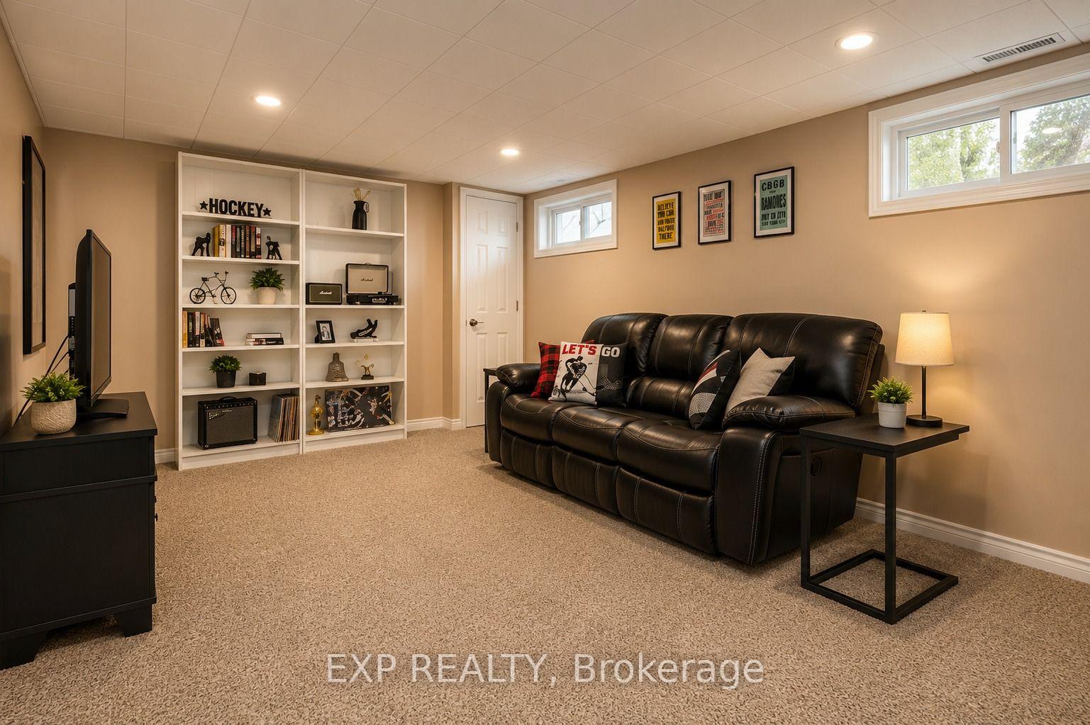Photo 35 of 33 Fairlawn Road, Kitchener, Vanier - Kitchener — HOMEH