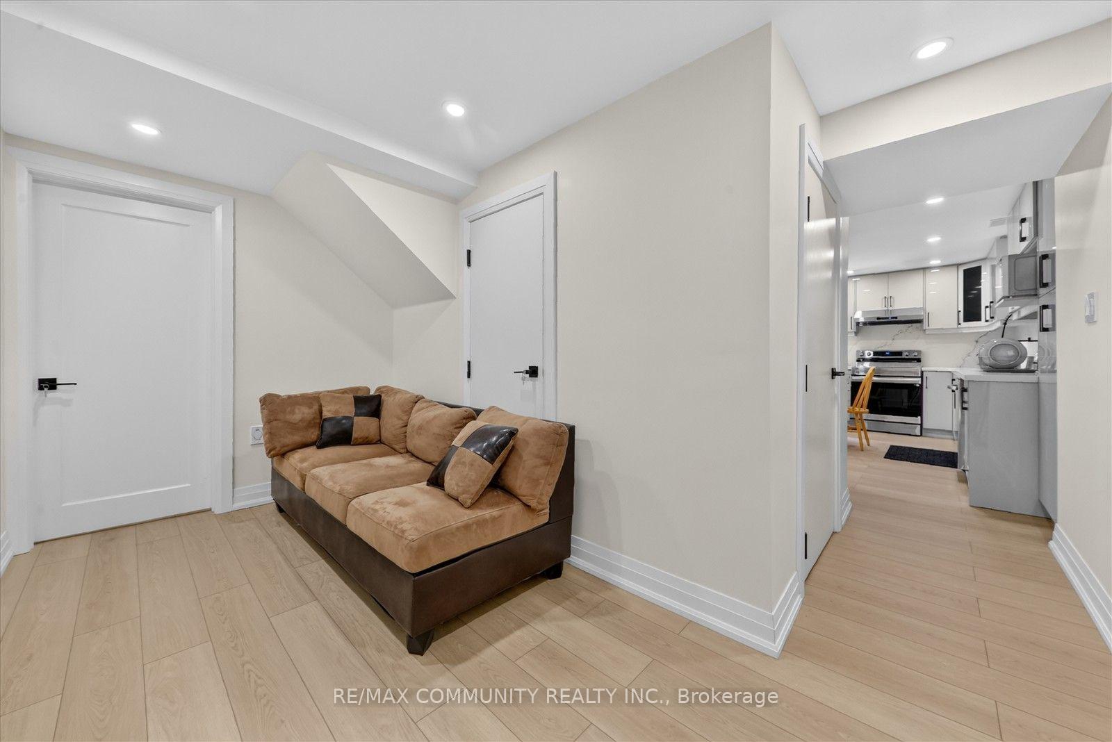 Photo 10 of 3 Brigadier Place, Scarborough, Centennial Scarborough — HOMEH