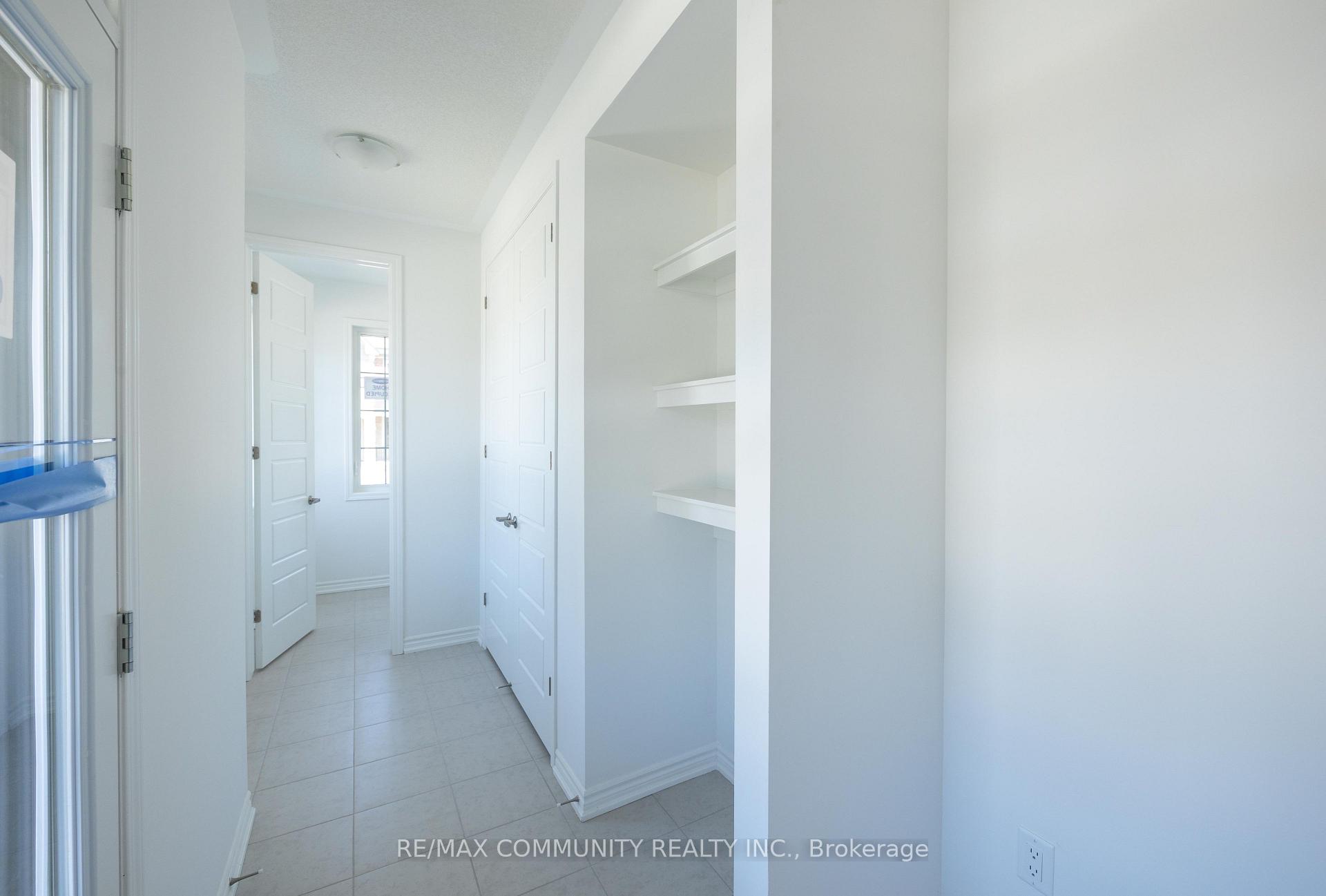 Photo 3 of 1483 Mockingbird Square, Pickering, Rural Pickering — HOMEH