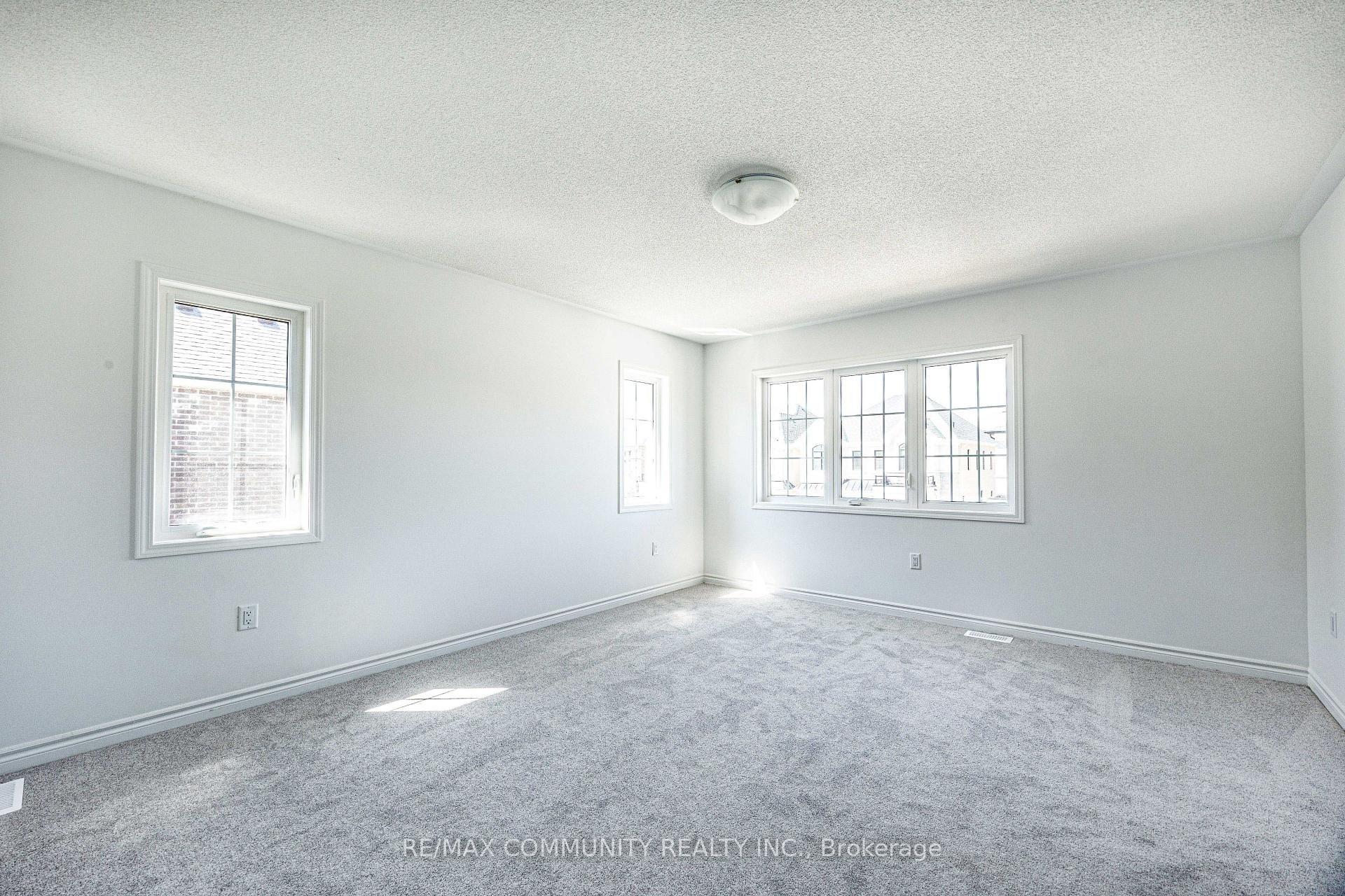 Photo 8 of 1483 Mockingbird Square, Pickering, Rural Pickering — HOMEH