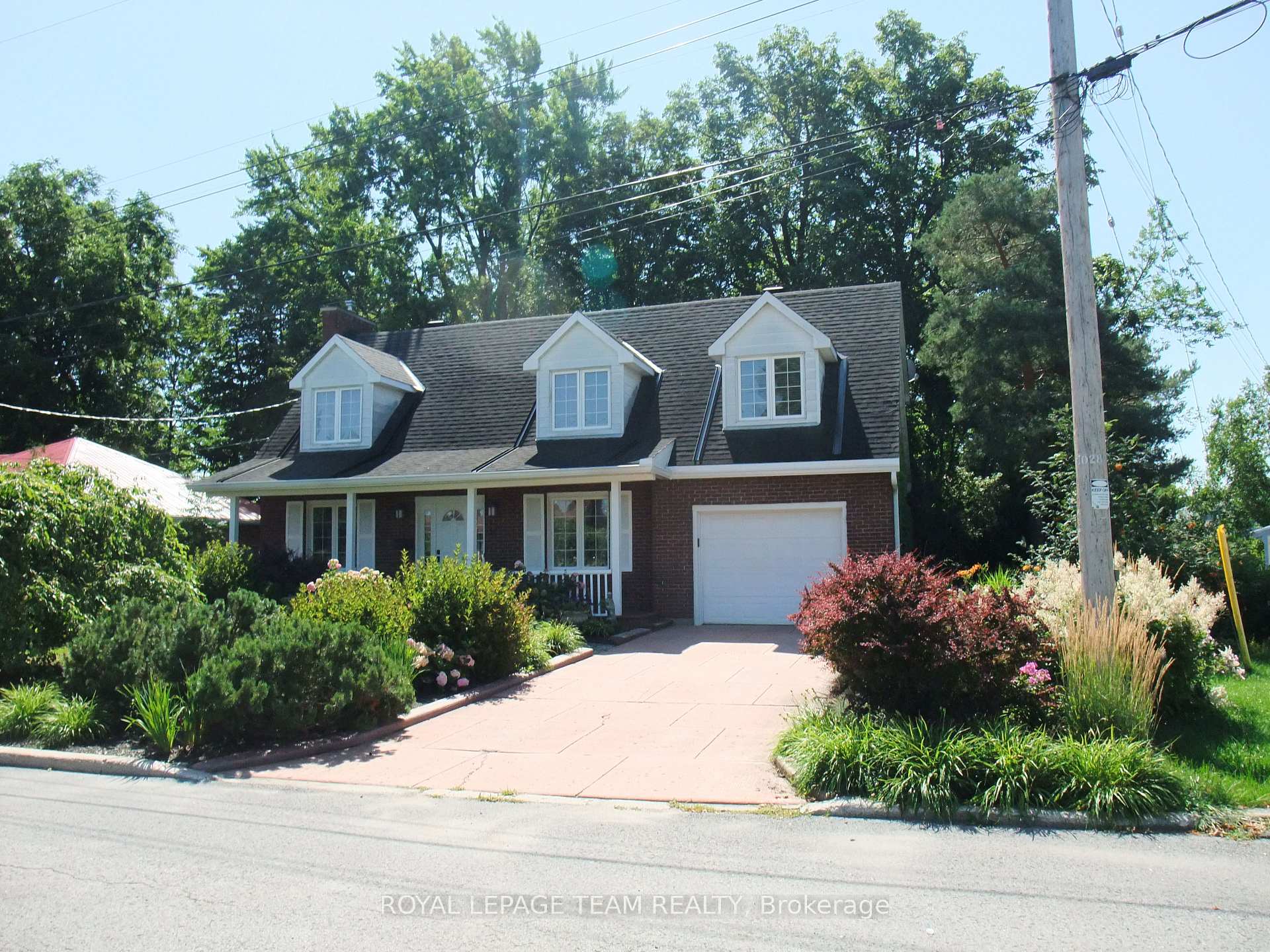 Photo 1 of 32 Gary Crescent, Arnprior, Arnprior — HOMEH