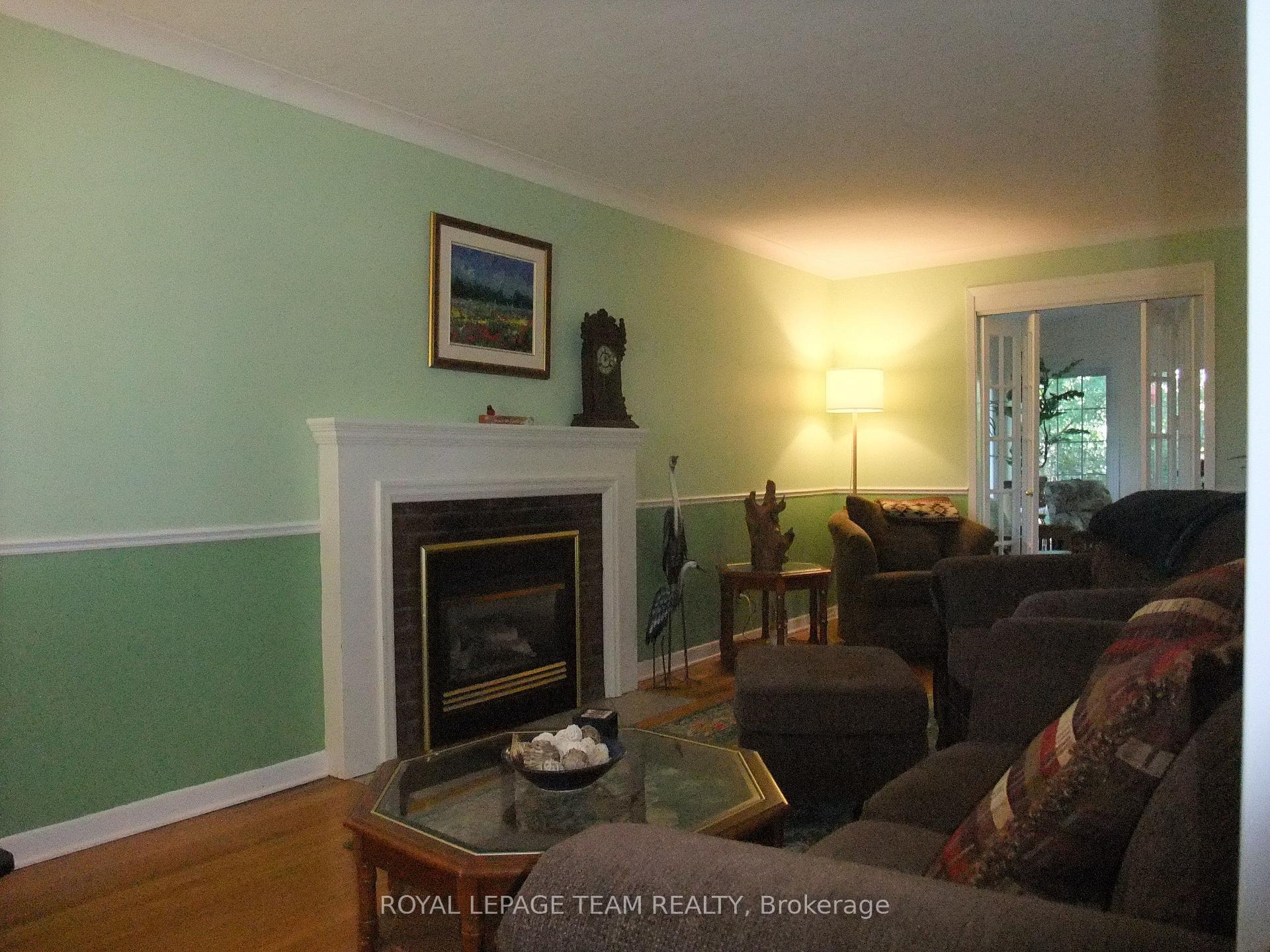 Photo 6 of 32 Gary Crescent, Arnprior, Arnprior — HOMEH