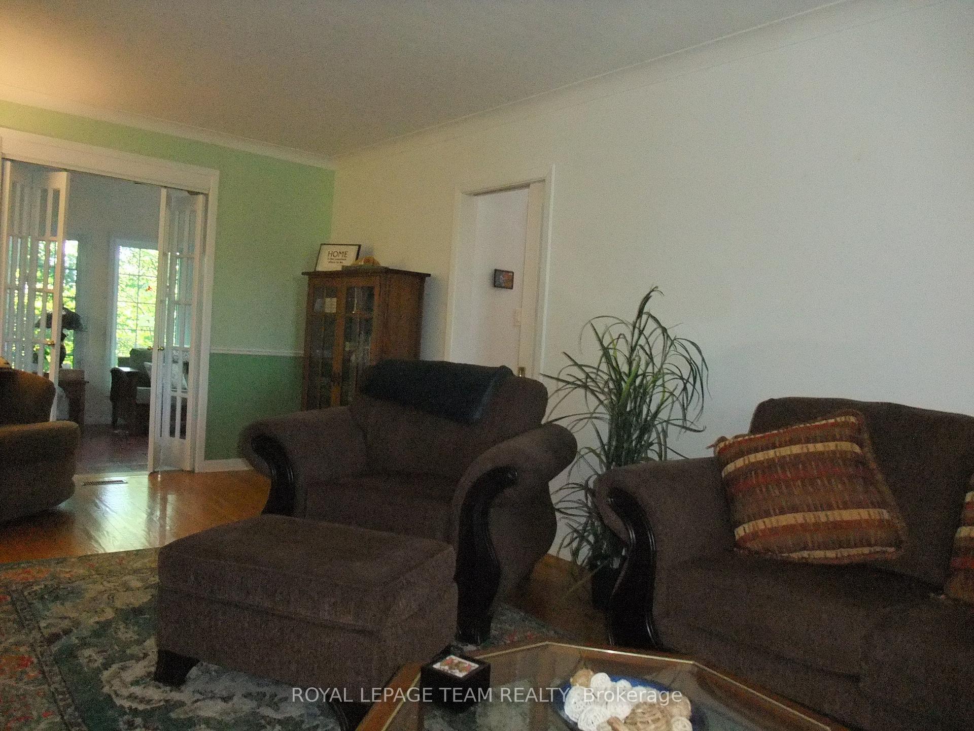 Photo 7 of 32 Gary Crescent, Arnprior, Arnprior — HOMEH