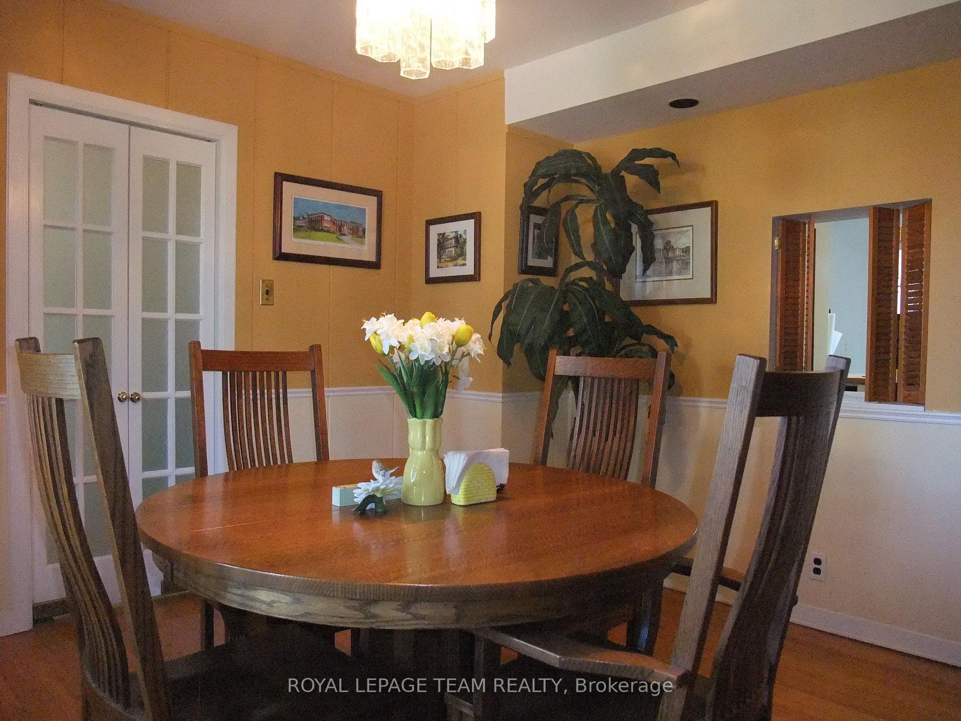 Photo 13 of 32 Gary Crescent, Arnprior, Arnprior — HOMEH