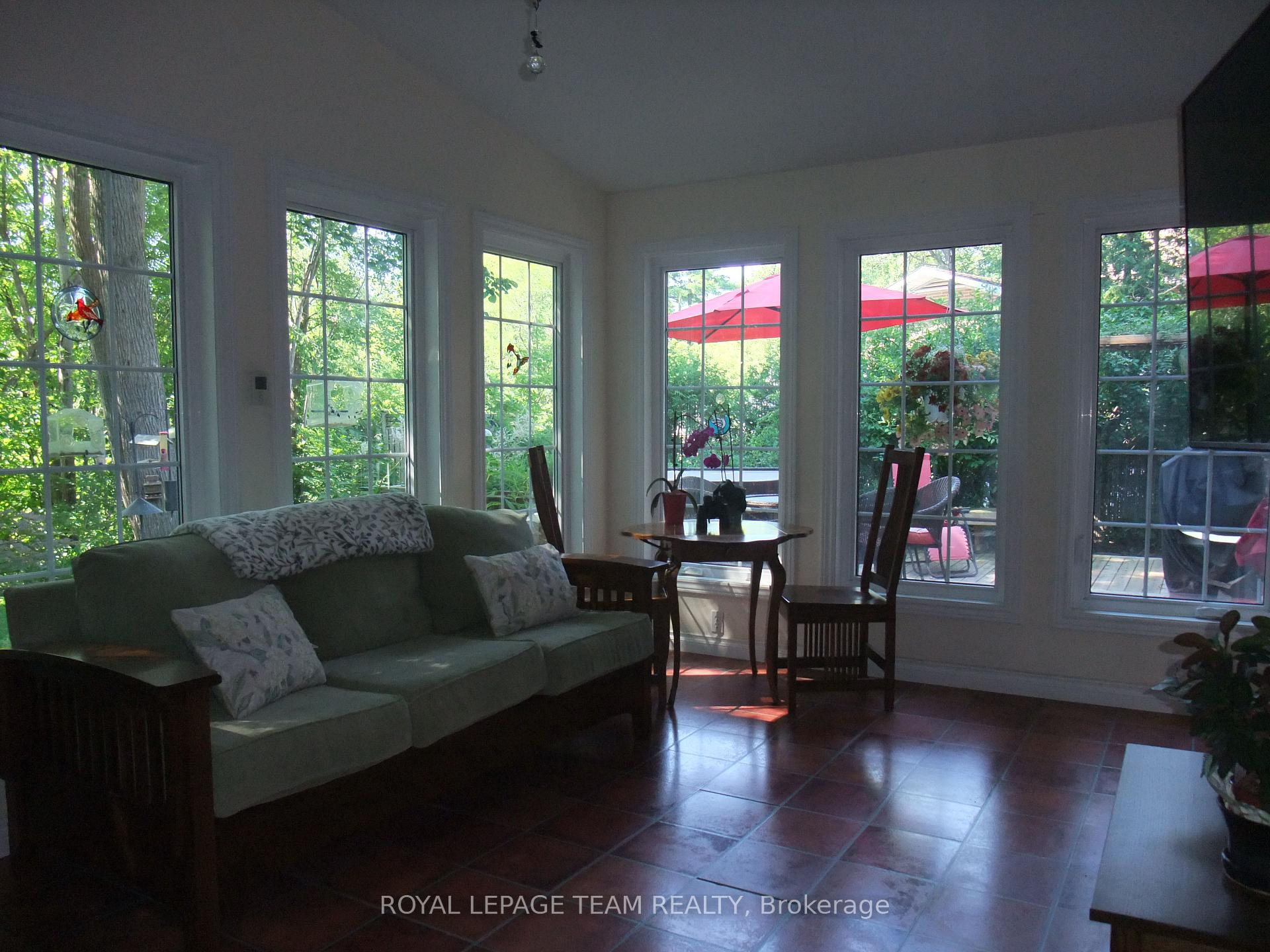 Photo 16 of 32 Gary Crescent, Arnprior, Arnprior — HOMEH