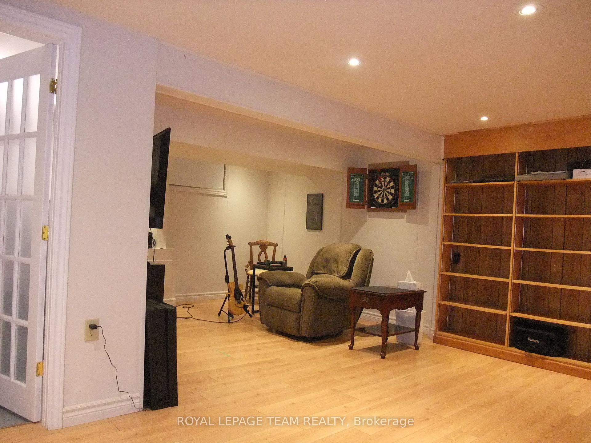 Photo 33 of 32 Gary Crescent, Arnprior, Arnprior — HOMEH