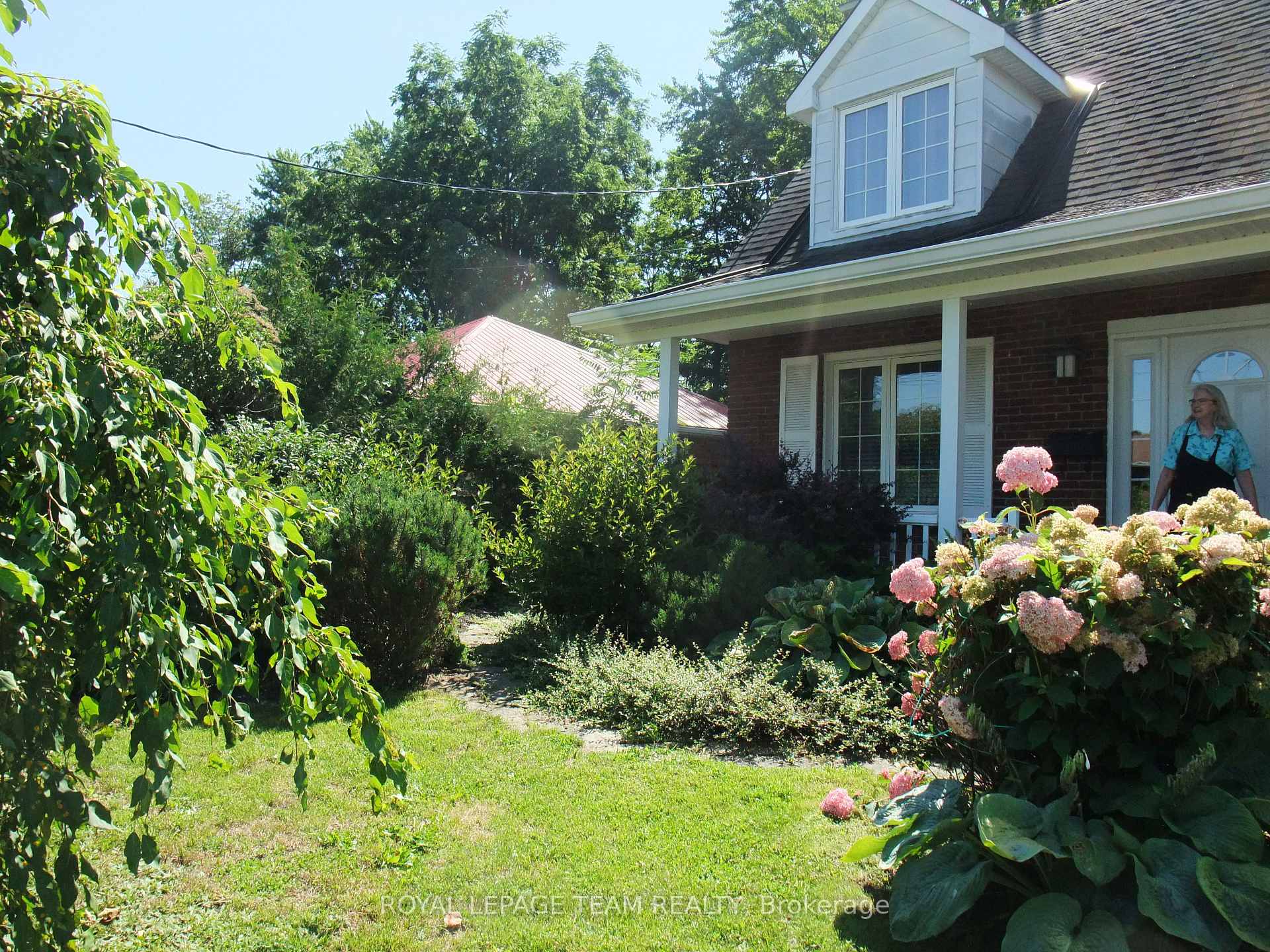 Photo 39 of 32 Gary Crescent, Arnprior, Arnprior — HOMEH
