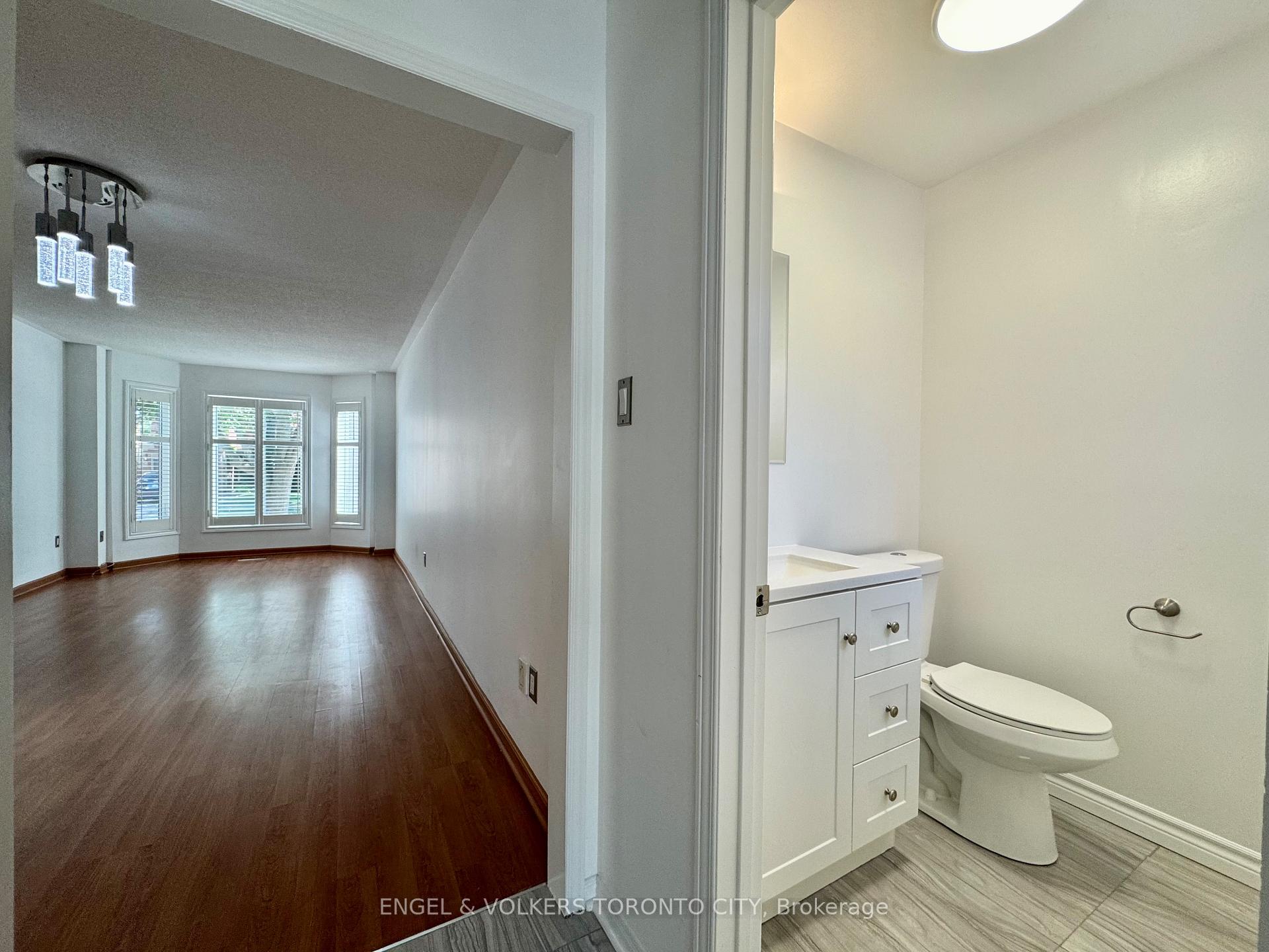 Photo 8 of 2052 Oak Bliss Crescent, Oakville, West Oak Trails — HOMEH