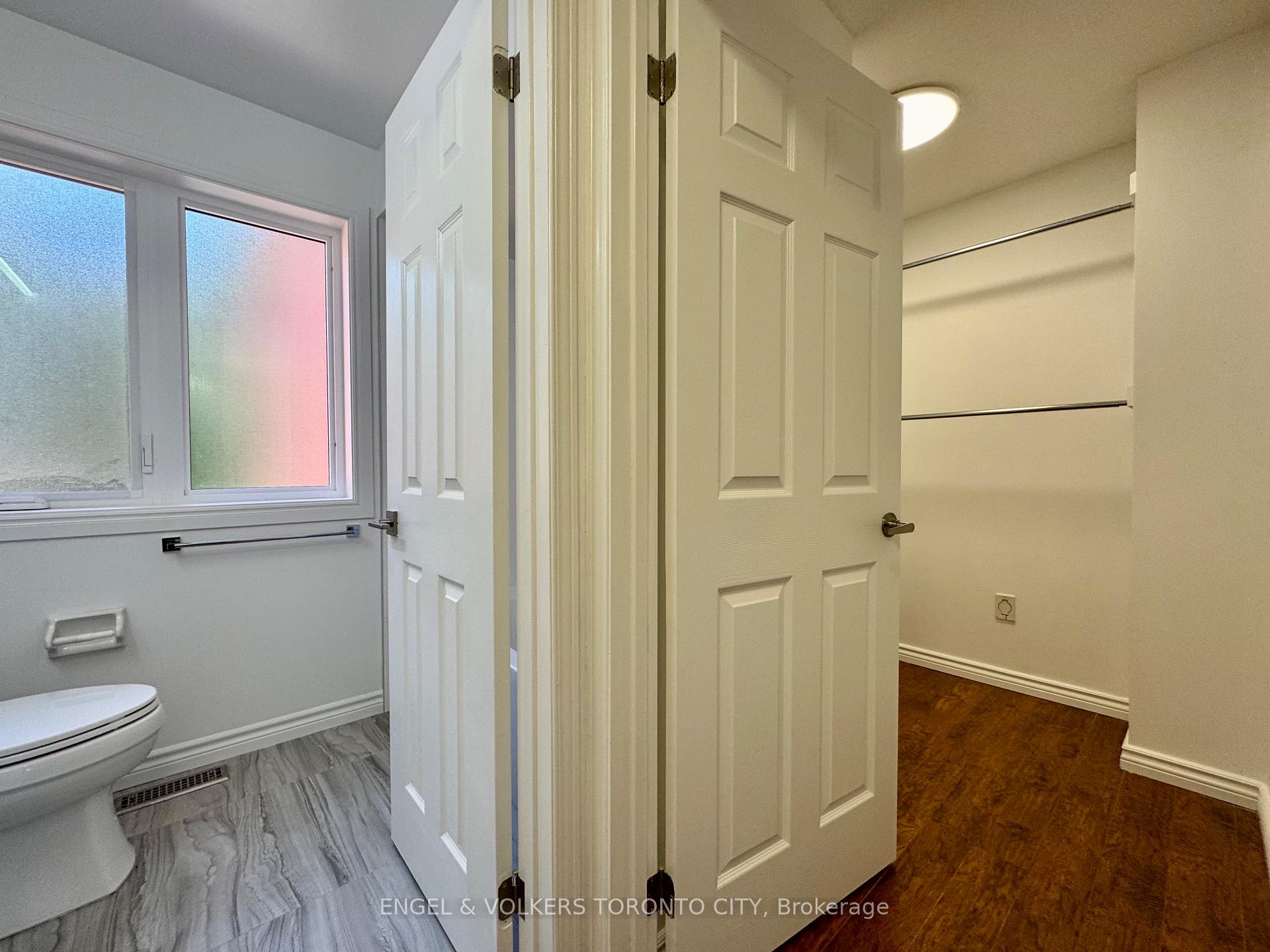 Photo 12 of 2052 Oak Bliss Crescent, Oakville, West Oak Trails — HOMEH