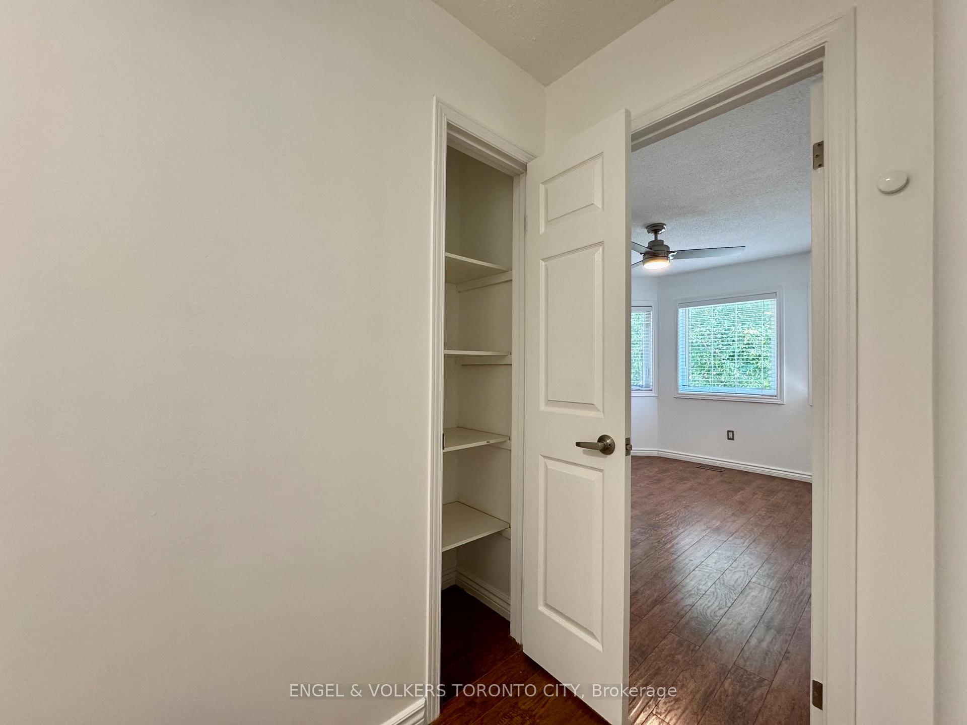 Photo 18 of 2052 Oak Bliss Crescent, Oakville, West Oak Trails — HOMEH