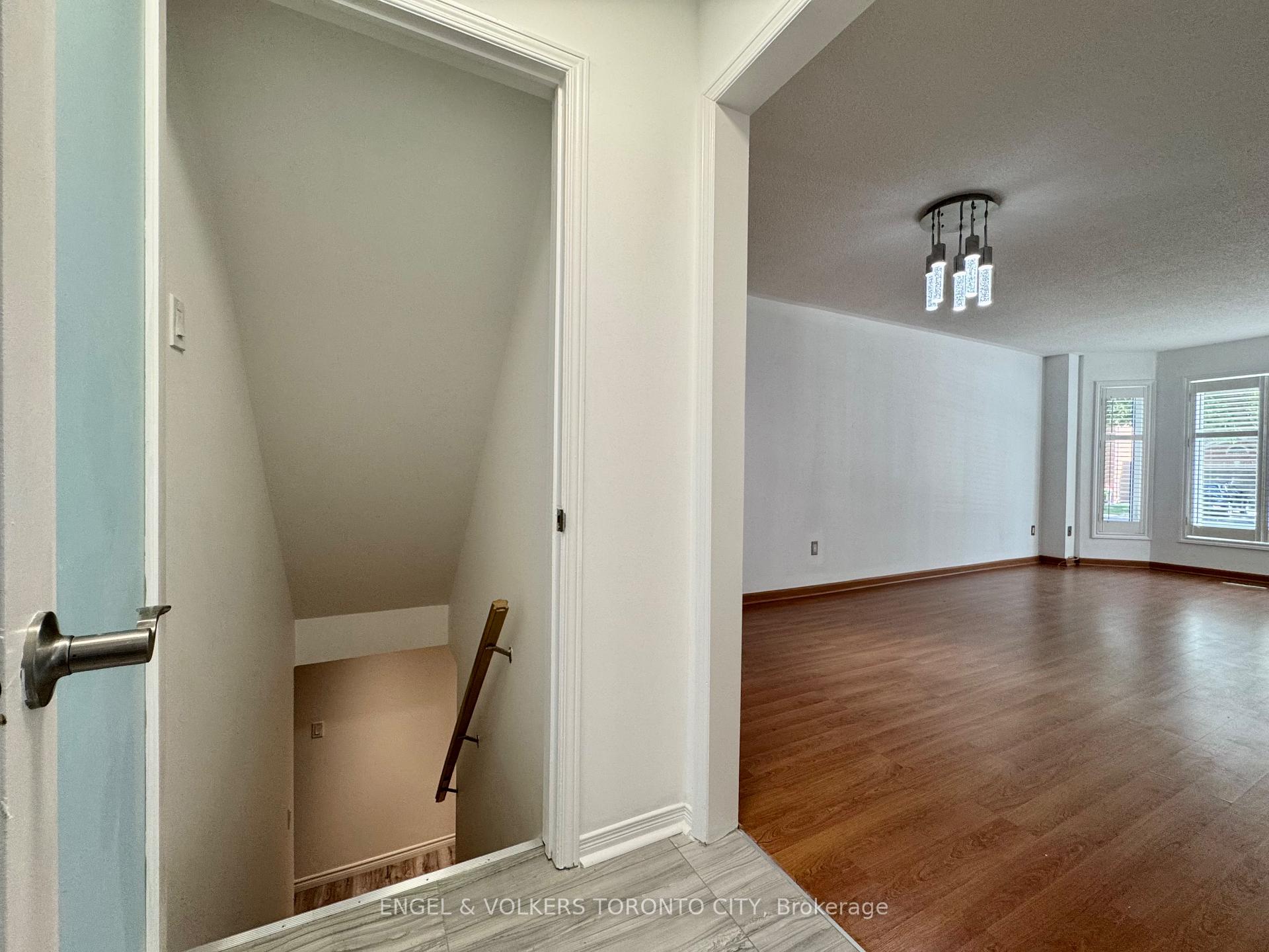 Photo 22 of 2052 Oak Bliss Crescent, Oakville, West Oak Trails — HOMEH