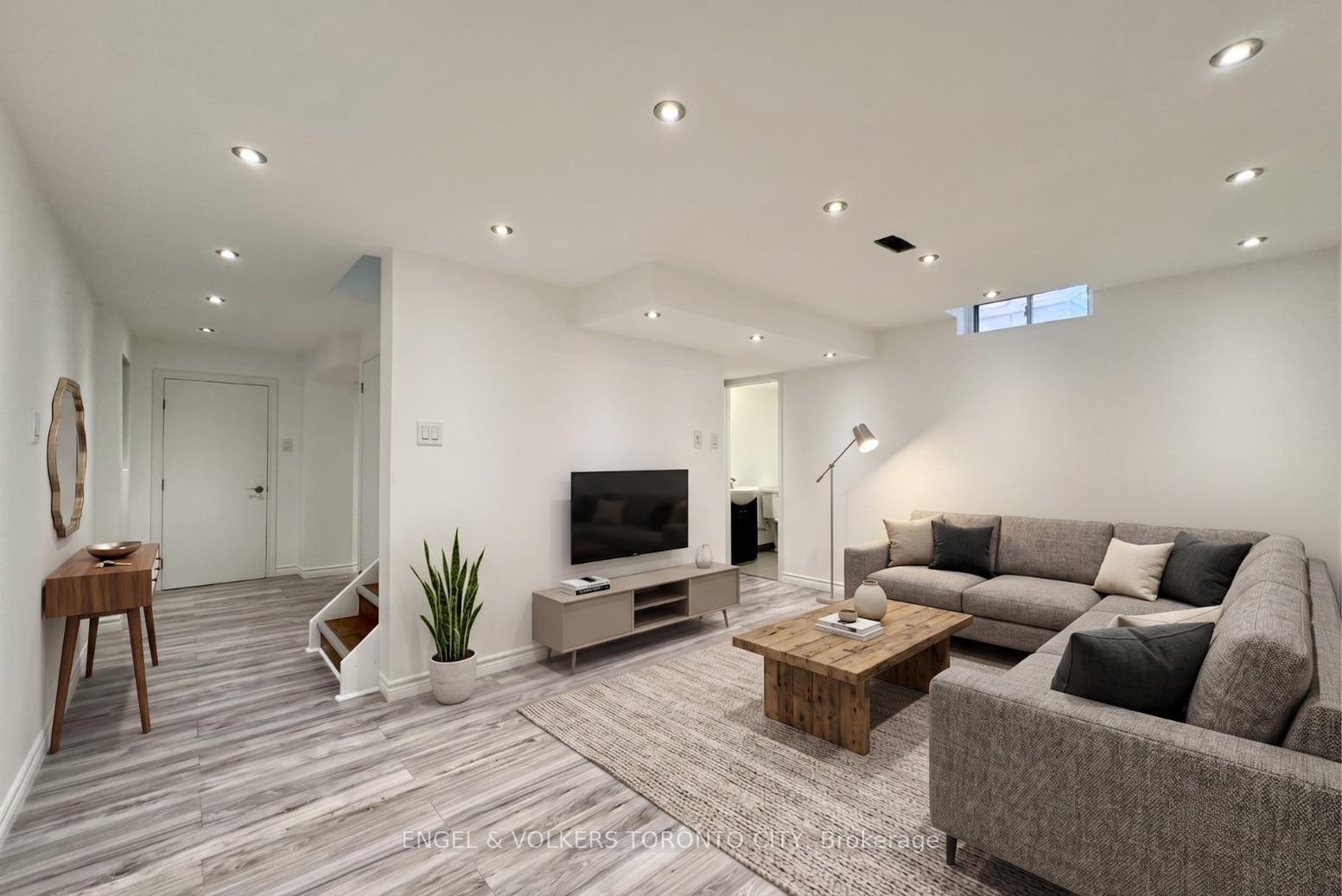 Photo 23 of 2052 Oak Bliss Crescent, Oakville, West Oak Trails — HOMEH