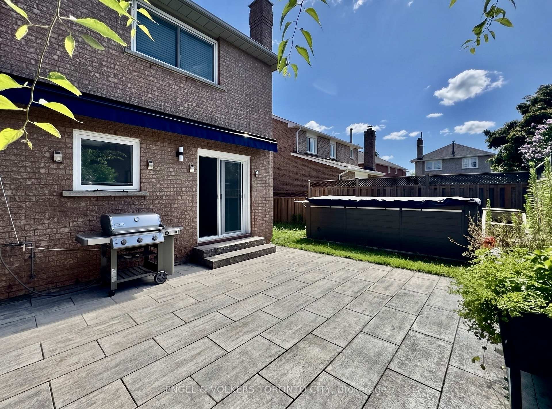 Photo 27 of 2052 Oak Bliss Crescent, Oakville, West Oak Trails — HOMEH