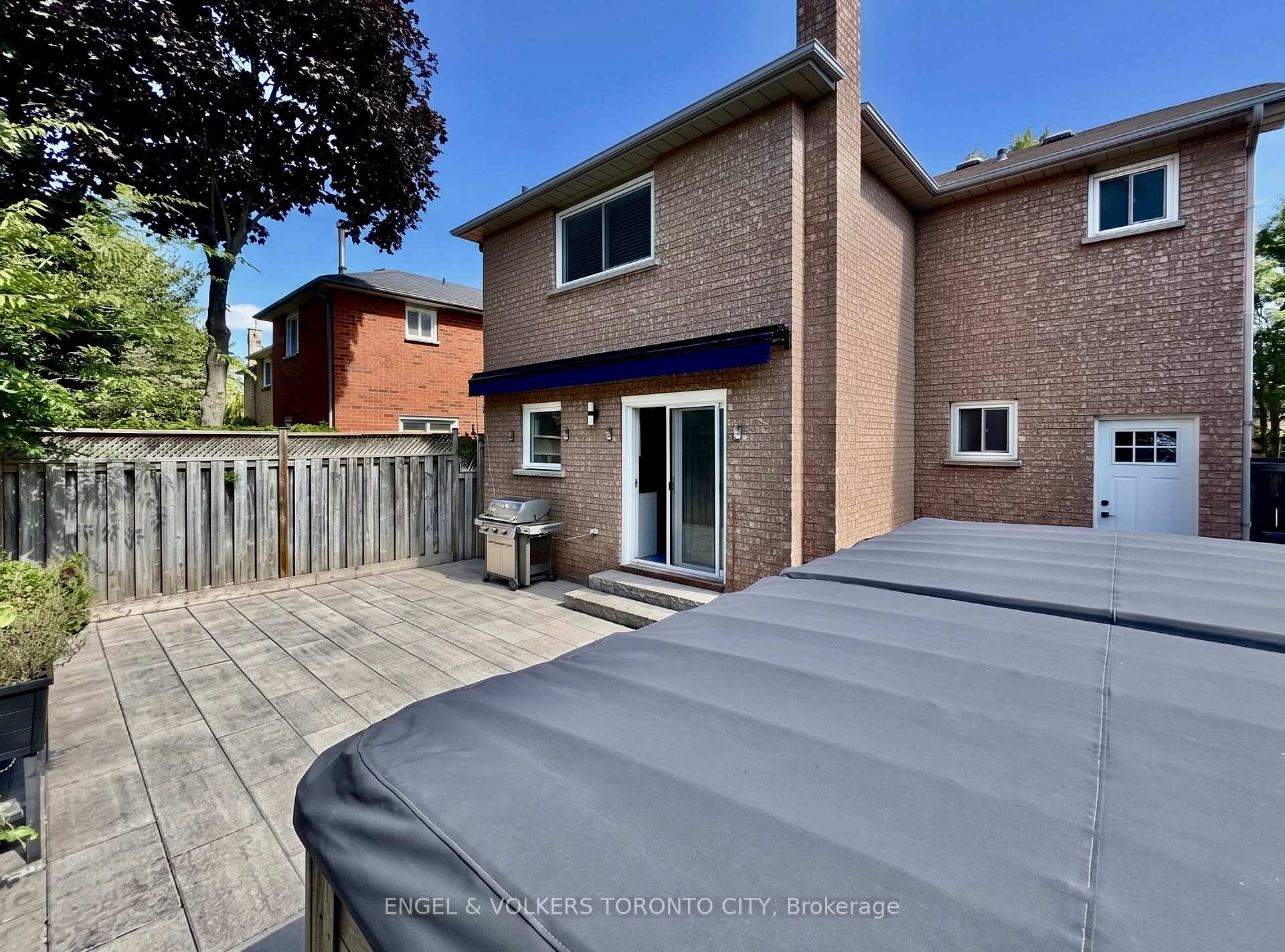 Photo 28 of 2052 Oak Bliss Crescent, Oakville, West Oak Trails — HOMEH