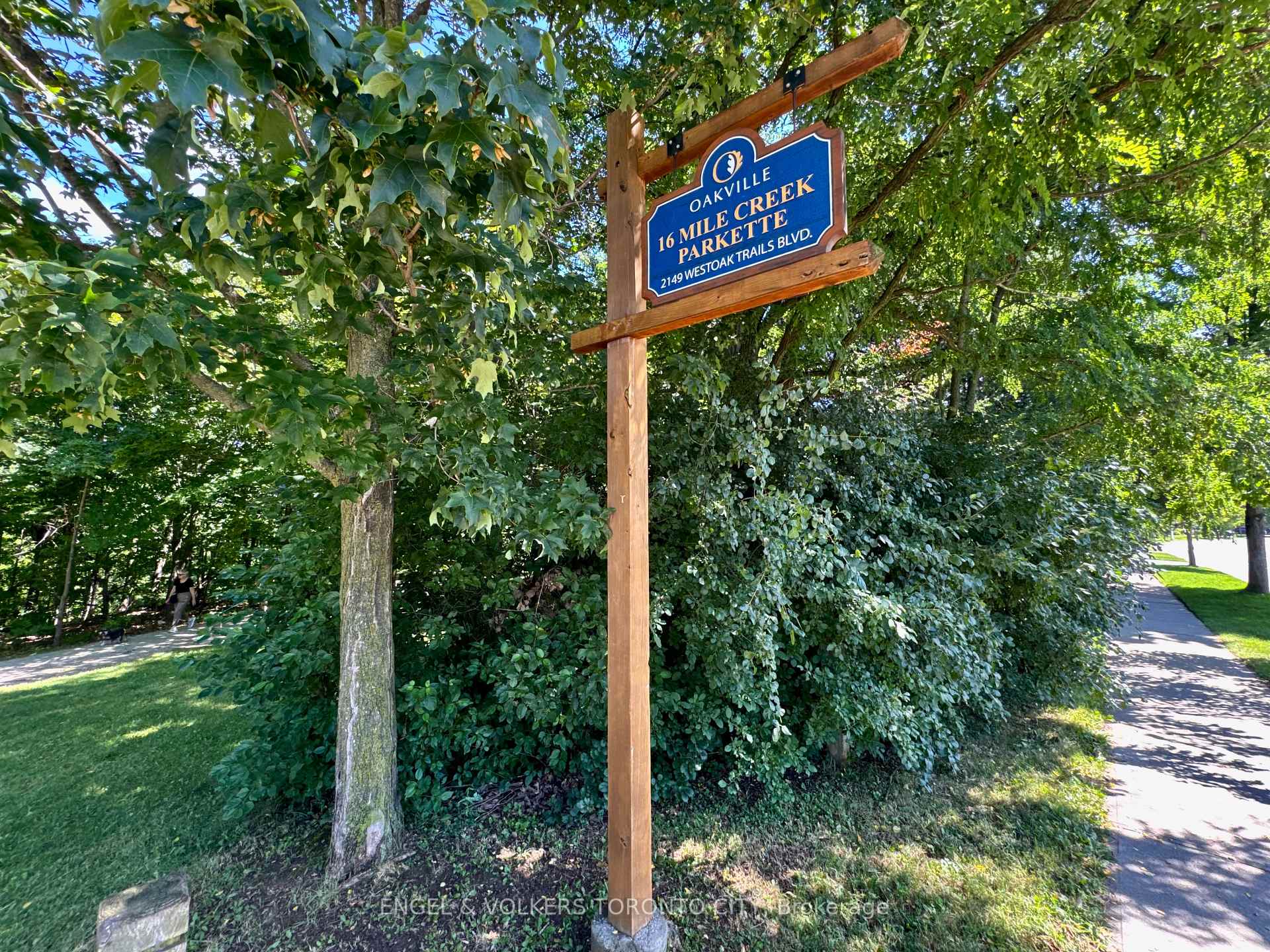 Photo 33 of 2052 Oak Bliss Crescent, Oakville, West Oak Trails — HOMEH