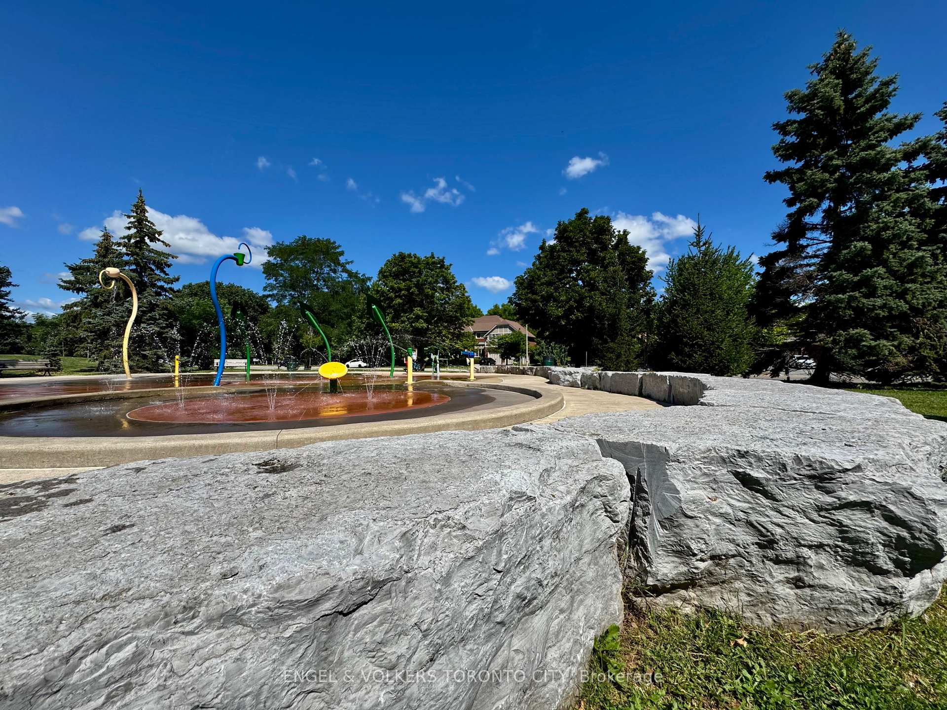 Photo 34 of 2052 Oak Bliss Crescent, Oakville, West Oak Trails — HOMEH