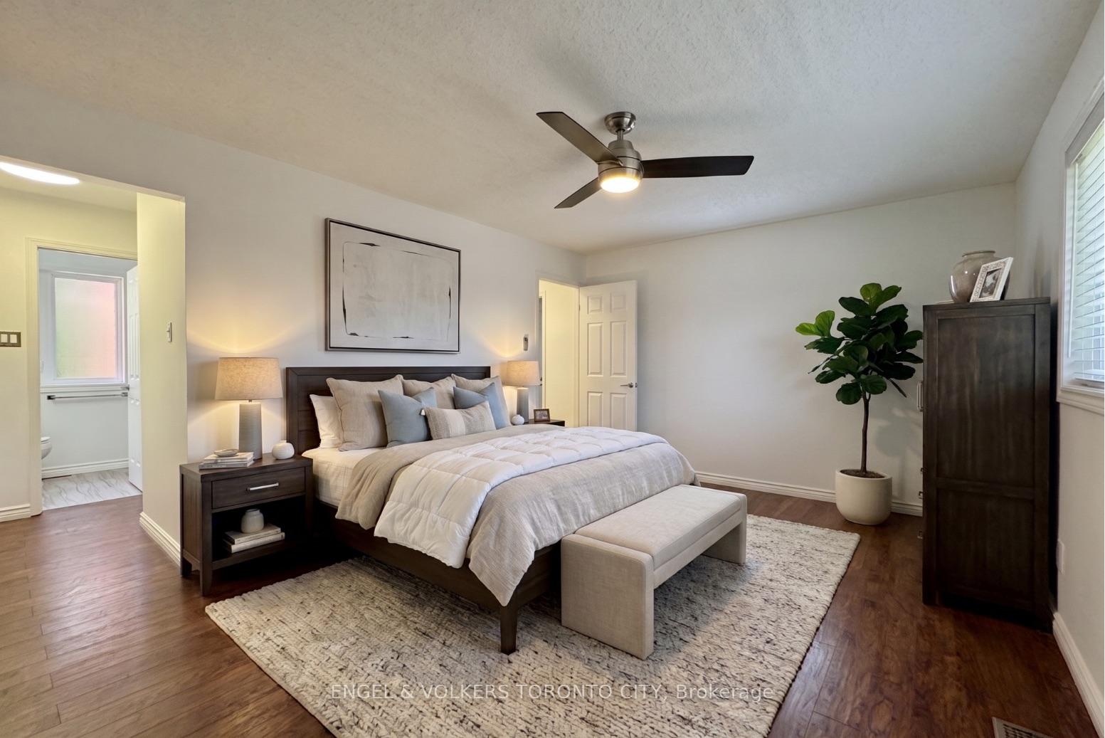 Photo 10 of 2052 Oak Bliss Crescent, Oakville, West Oak Trails — HOMEH