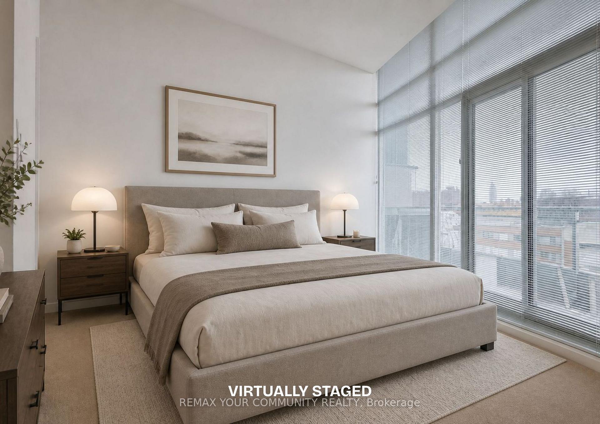 Photo 4 of Unit Ph 201, 8 Scollard Street, Toronto, The Annex — HOMEH