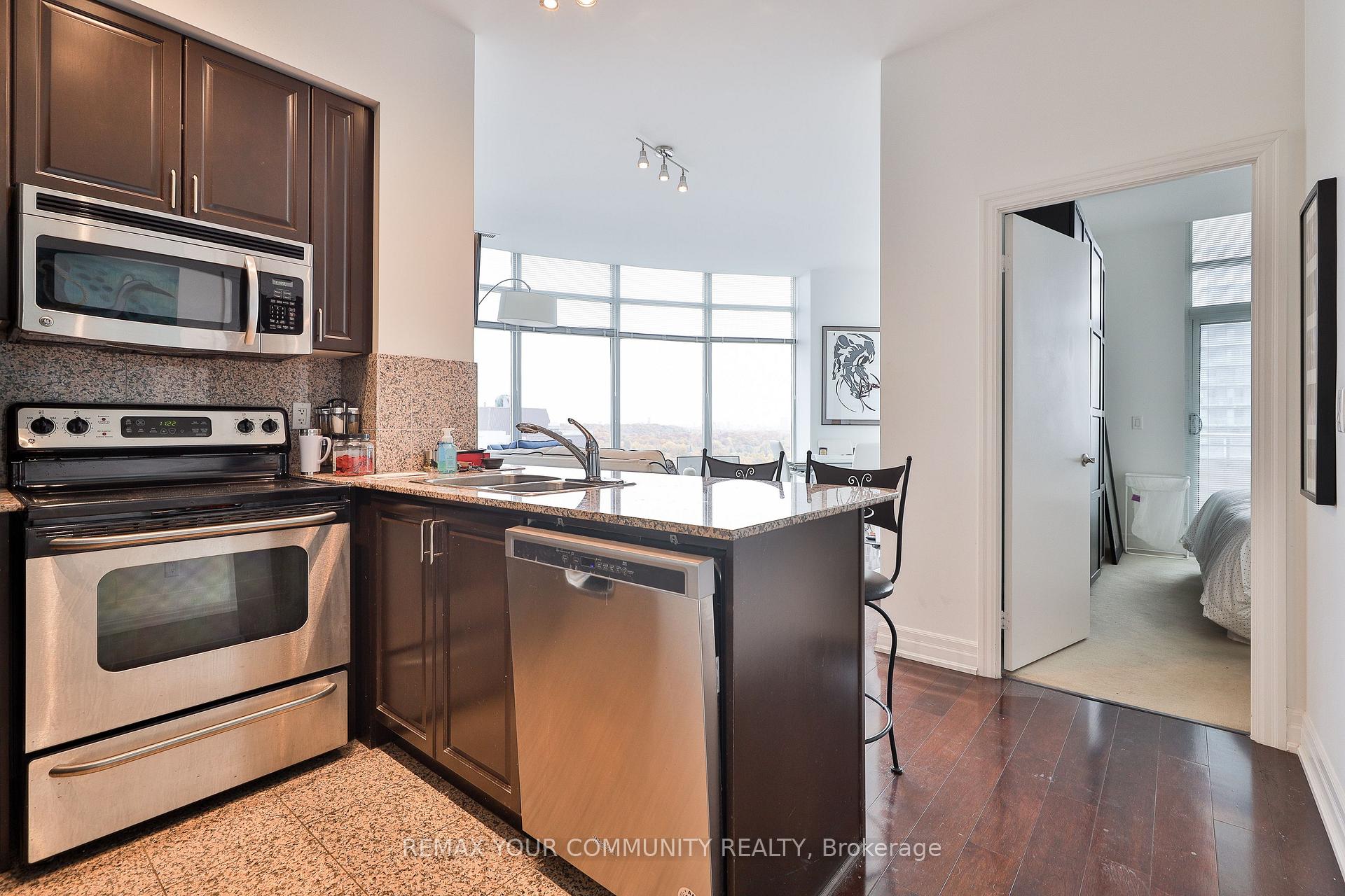Photo 5 of Unit Ph 201, 8 Scollard Street, Toronto, The Annex — HOMEH