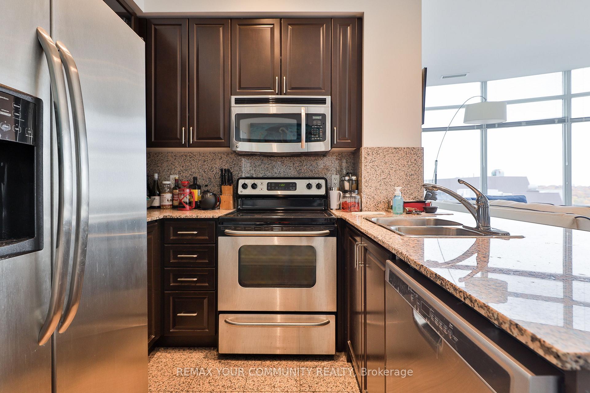 Photo 6 of Unit Ph 201, 8 Scollard Street, Toronto, The Annex — HOMEH