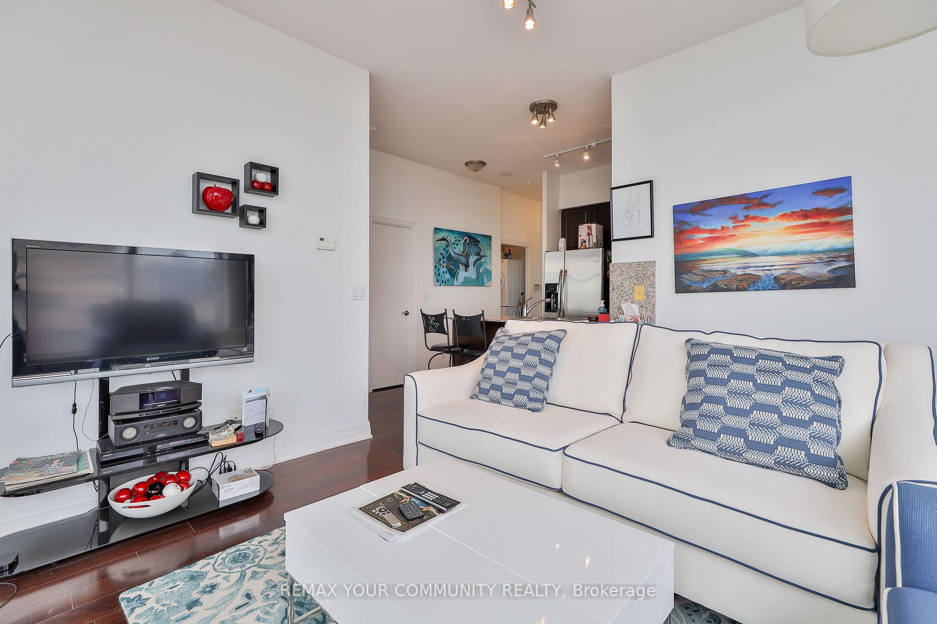 Photo 9 of Unit Ph 201, 8 Scollard Street, Toronto, The Annex — HOMEH